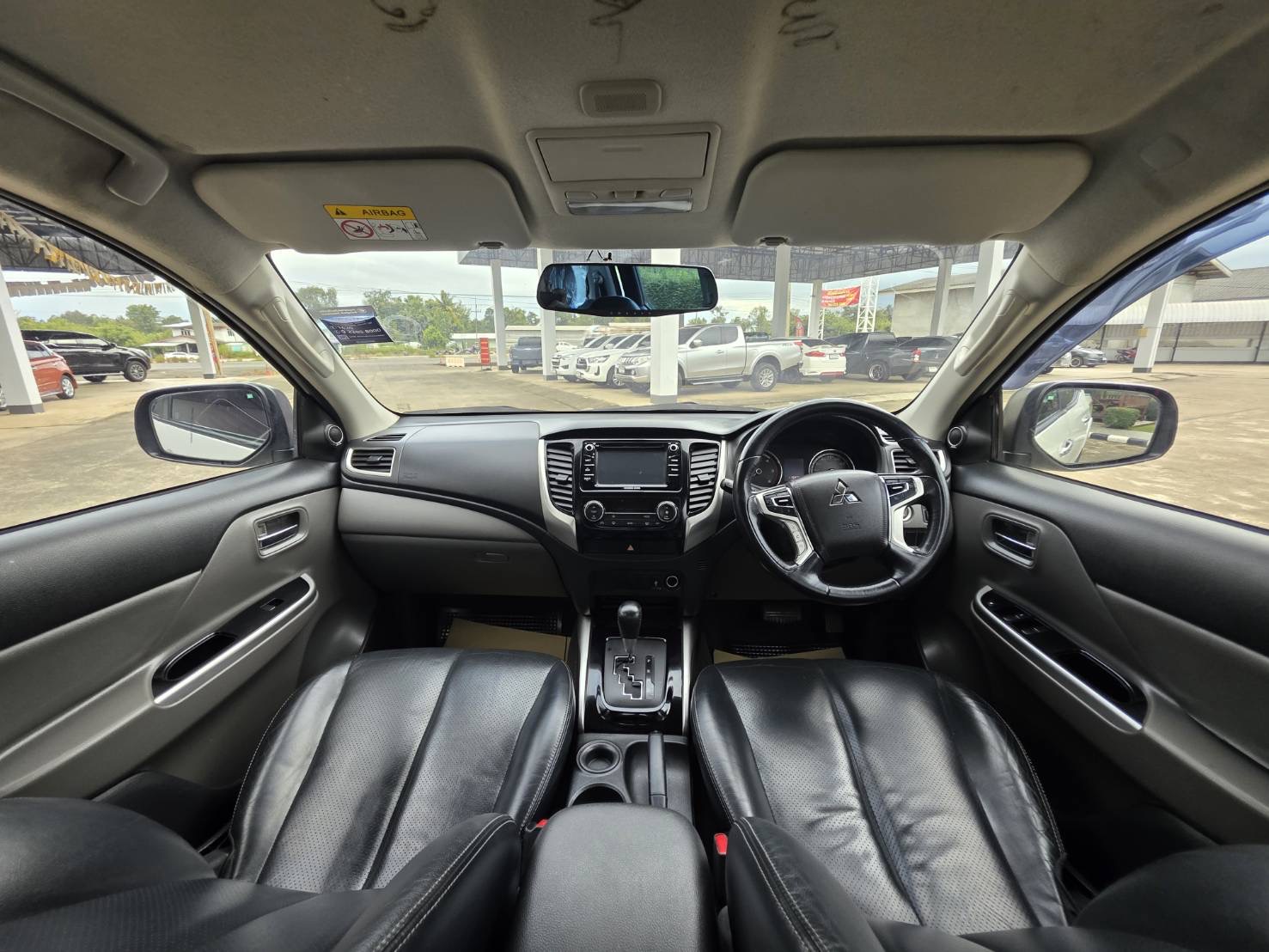 Car image 23