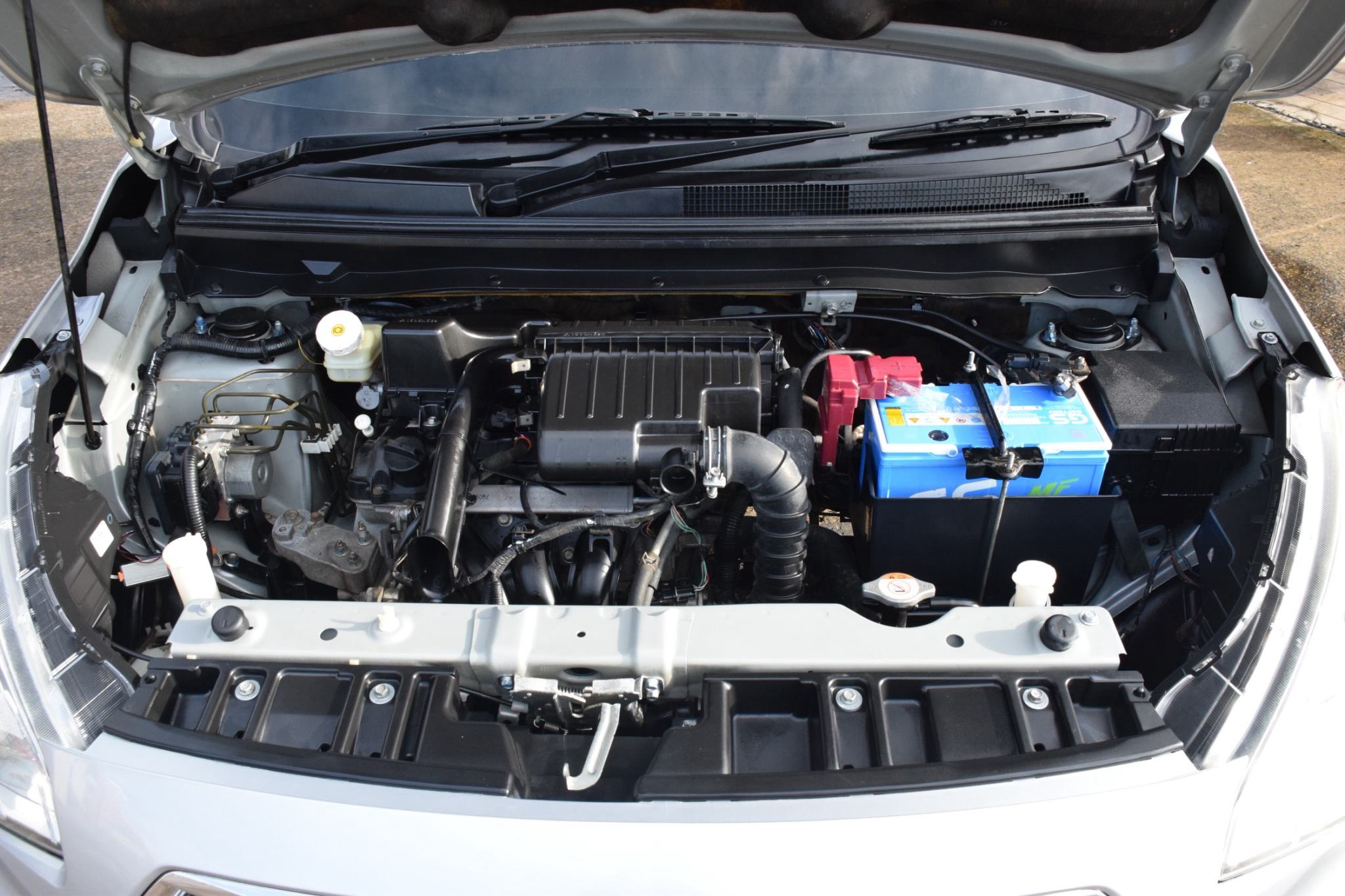 Car image 2