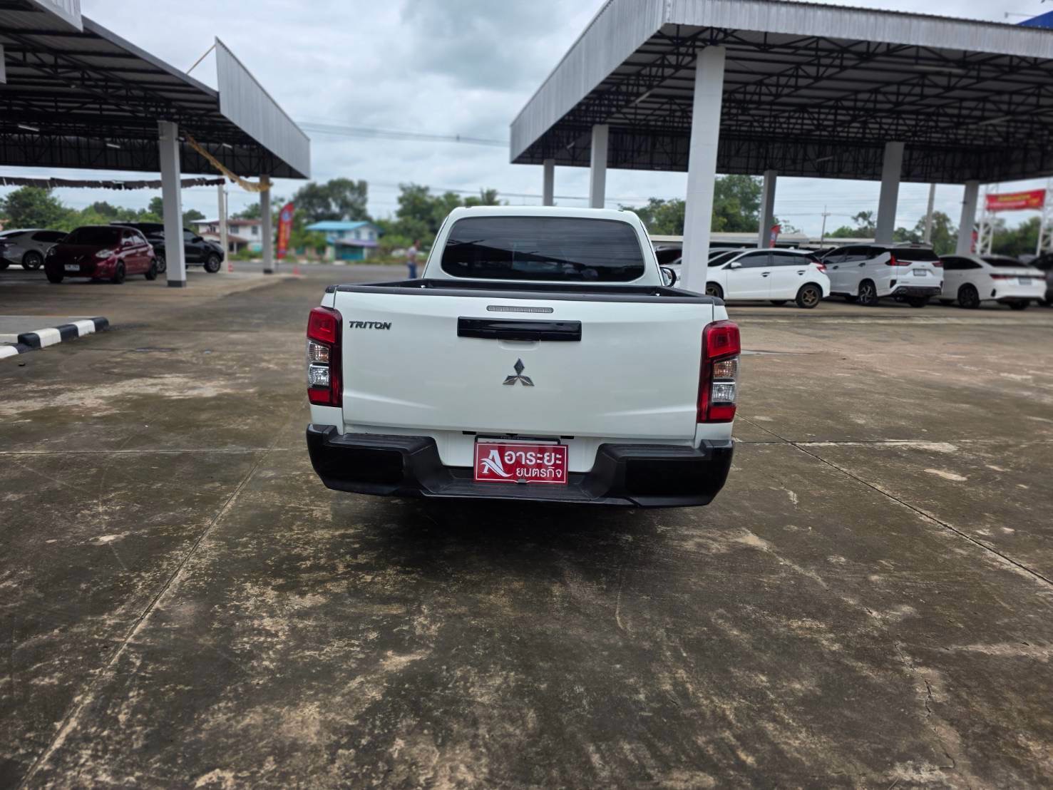 Car image 9