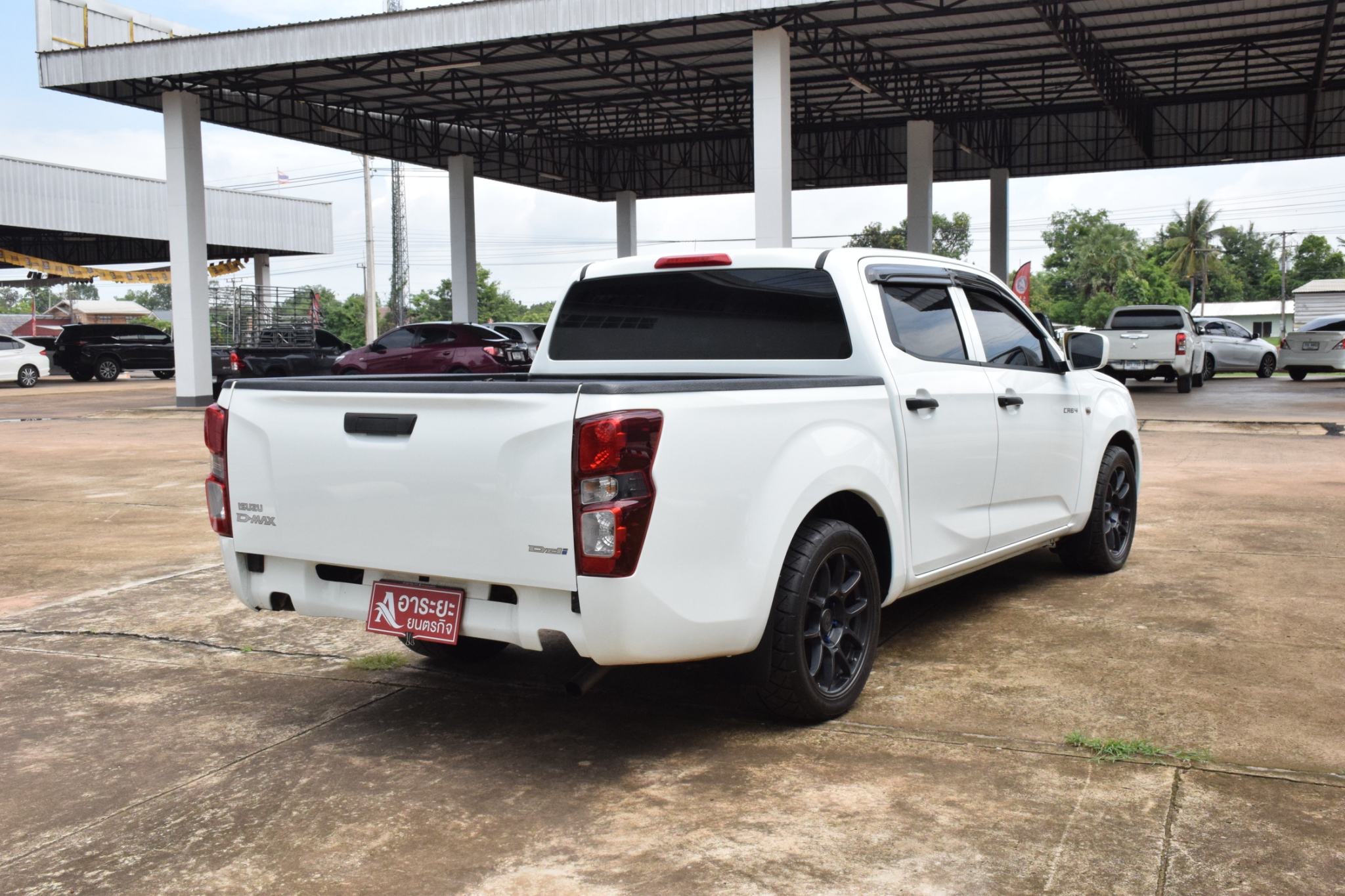 Car image 8
