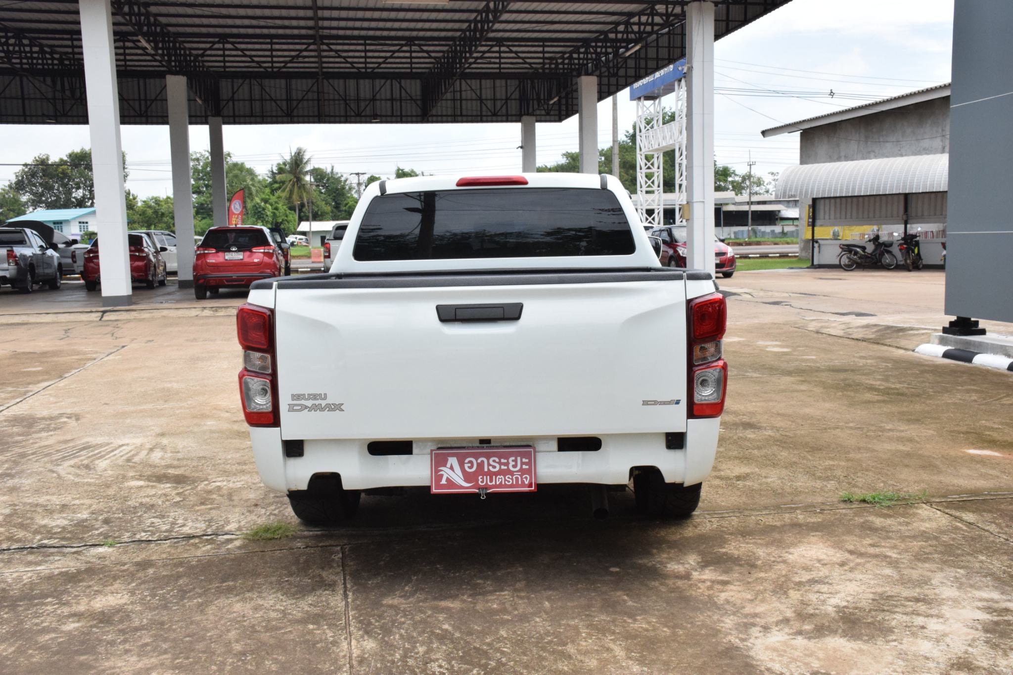 Car image 9