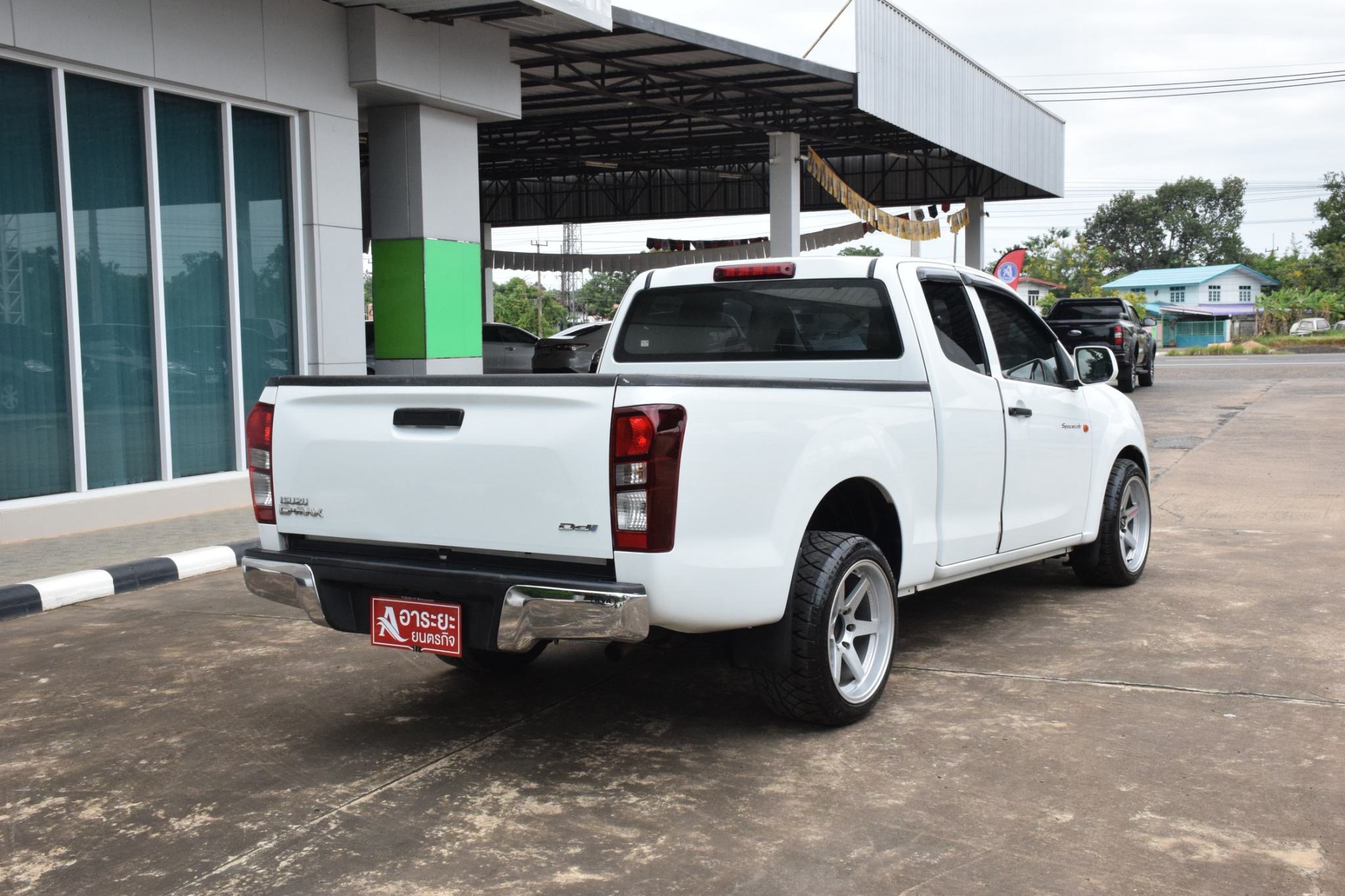 Car image 8