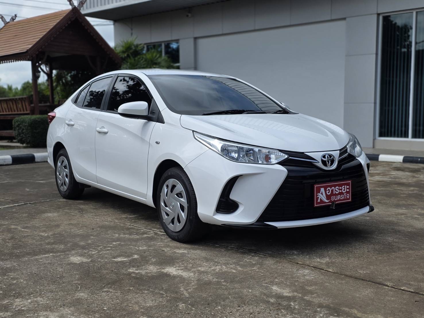 Car image 7
