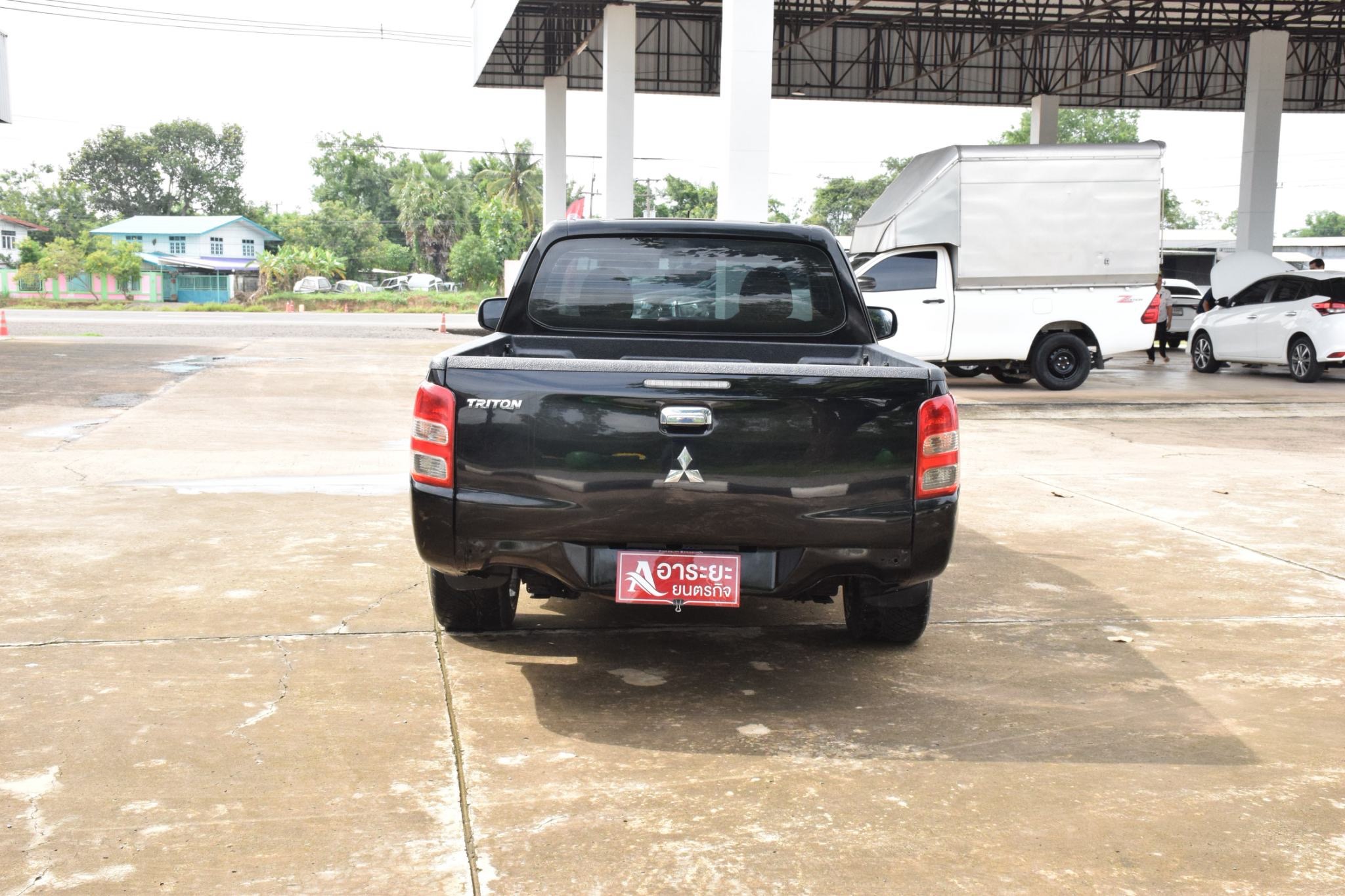 Car image 9