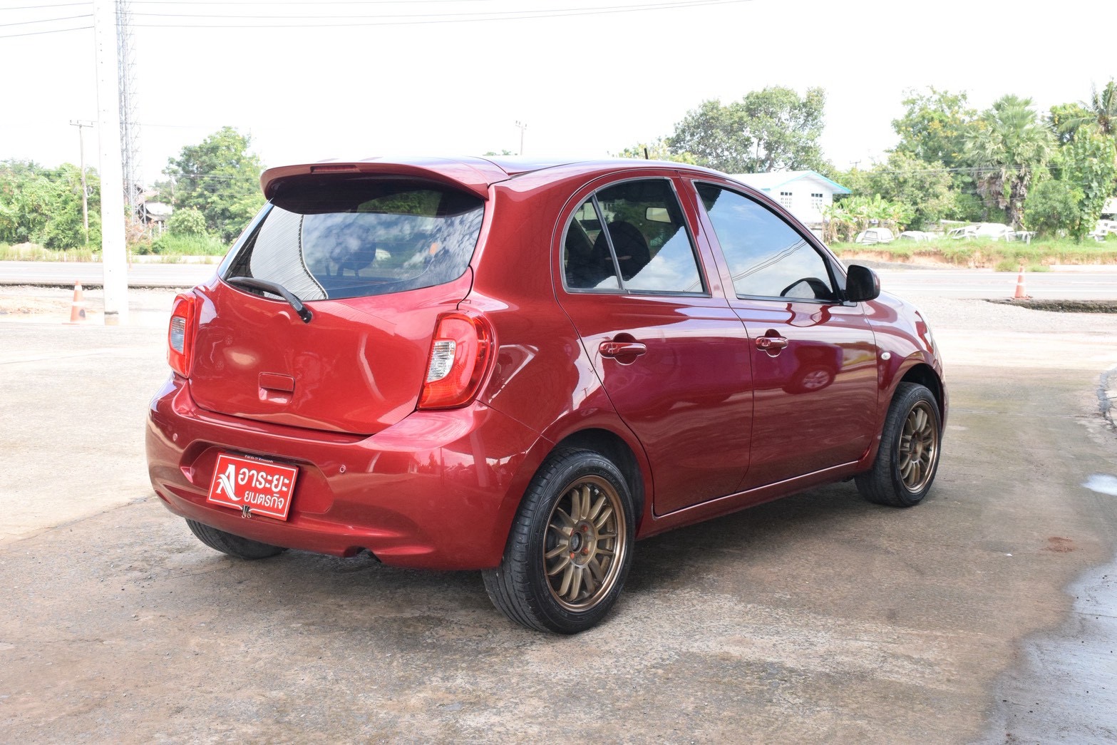 Car image 8