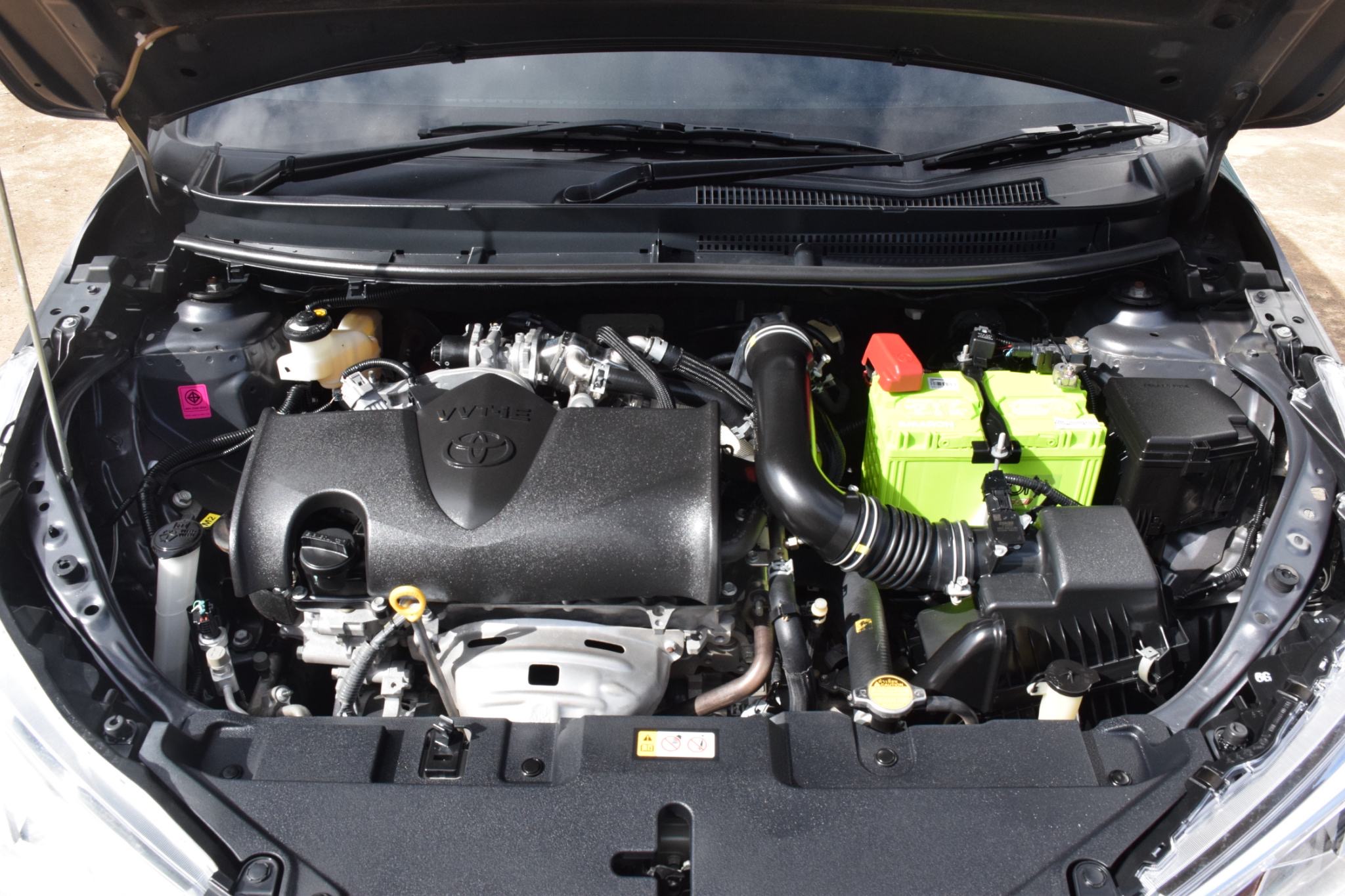 Car image 2