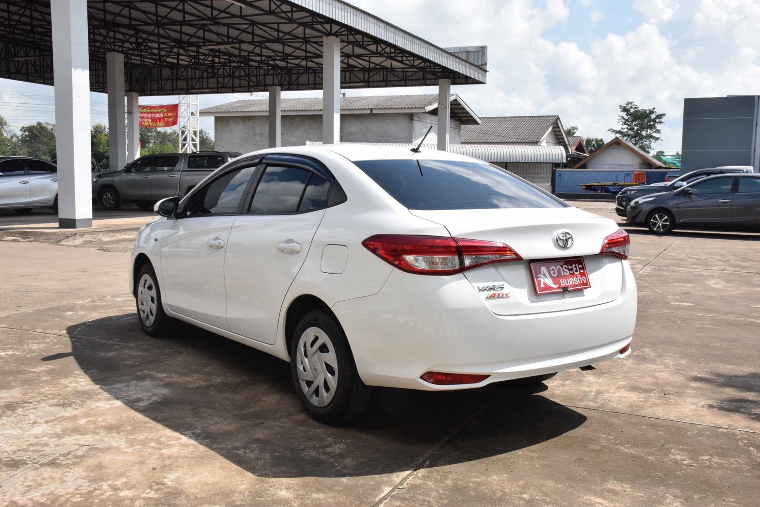 Car image 10