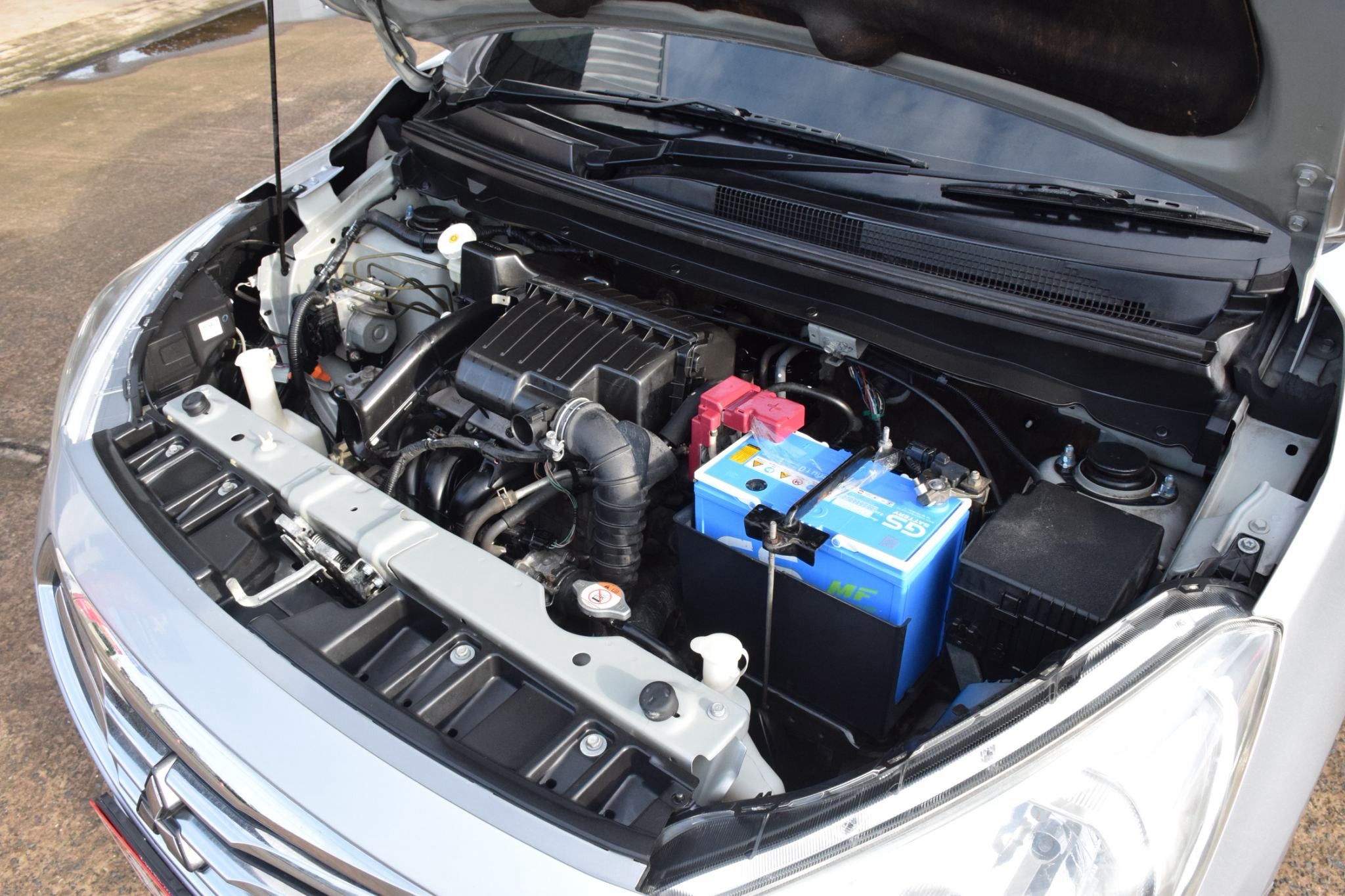 Car image 4