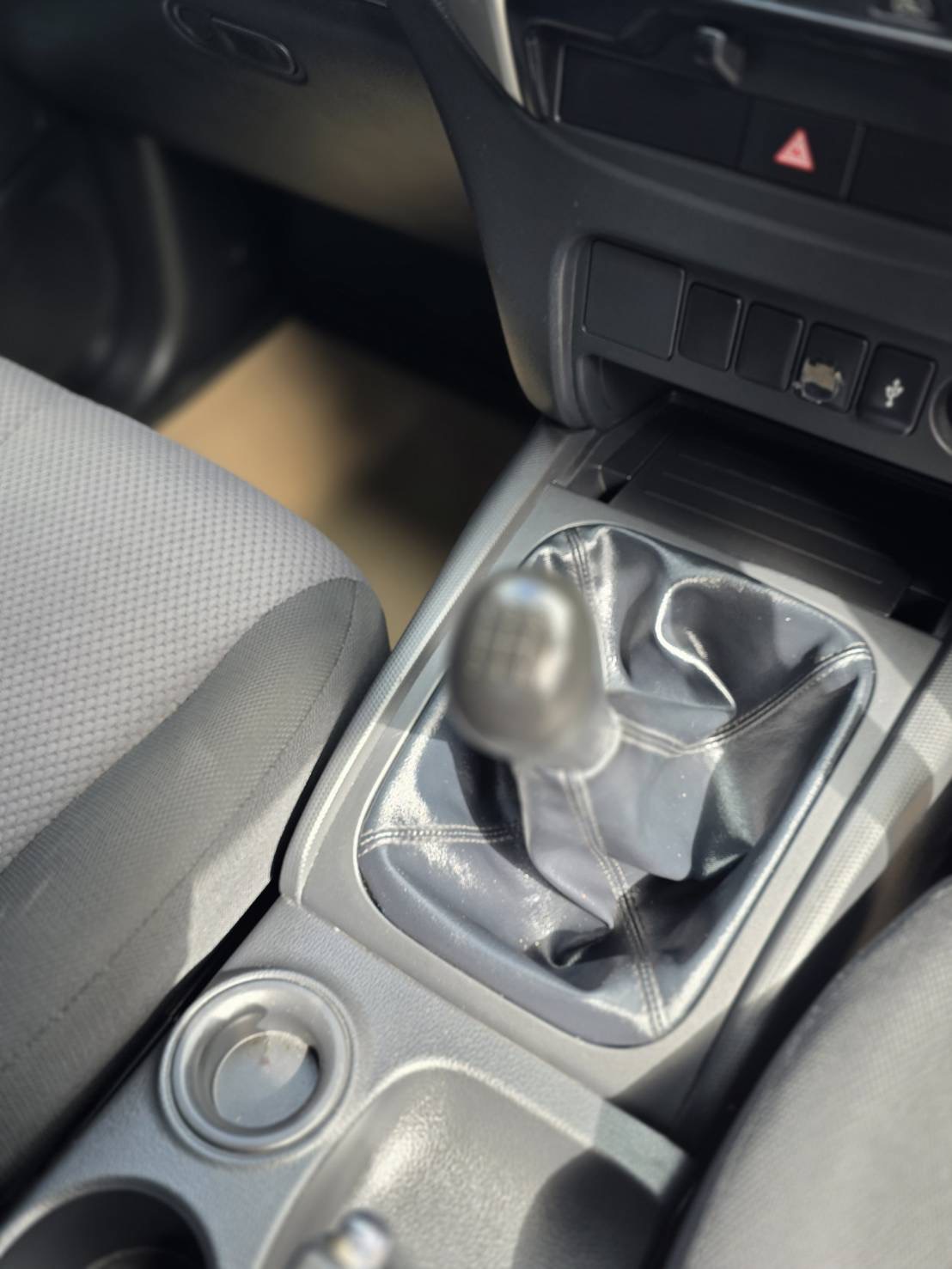 Car image 17
