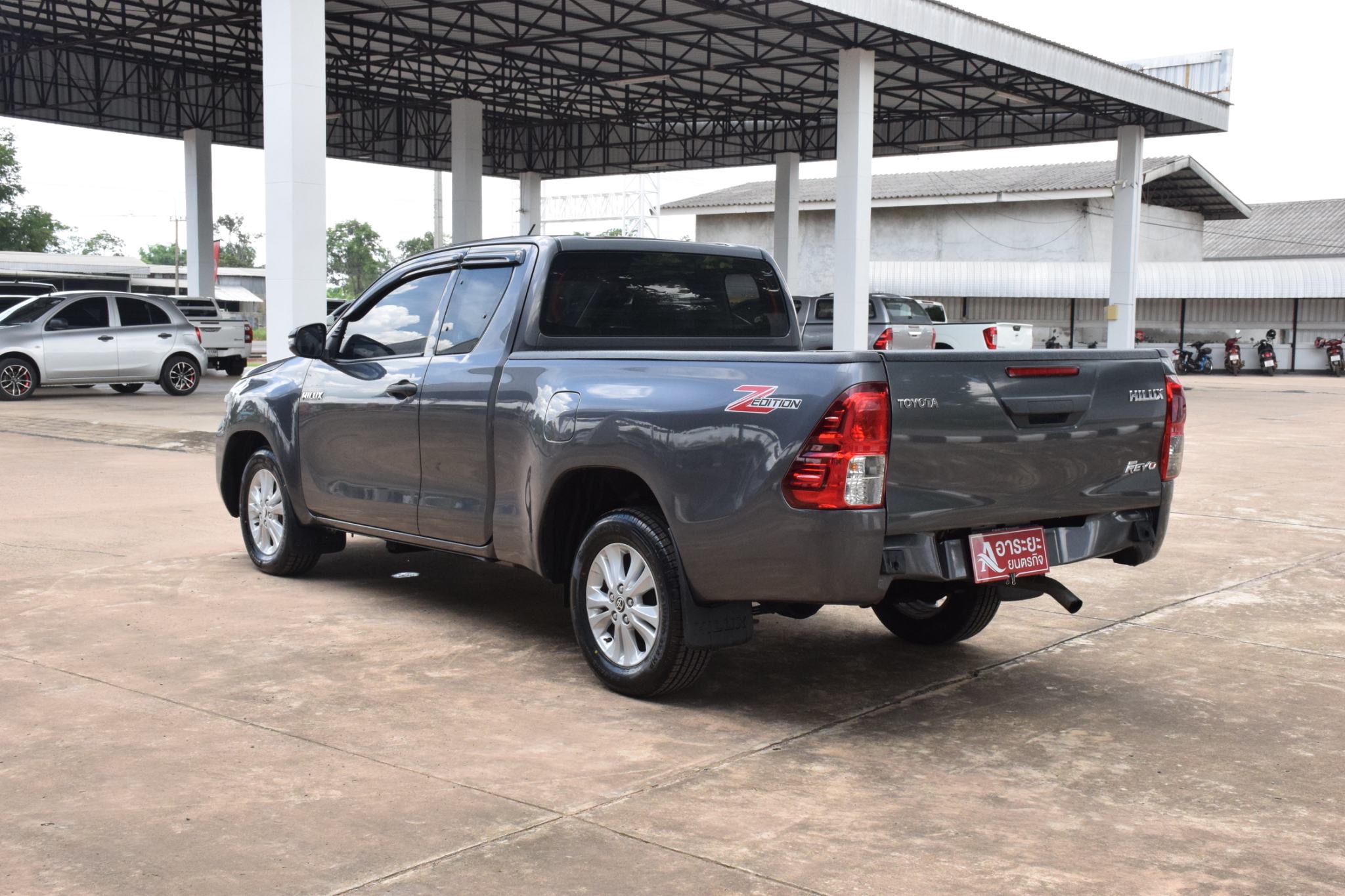 Car image 10