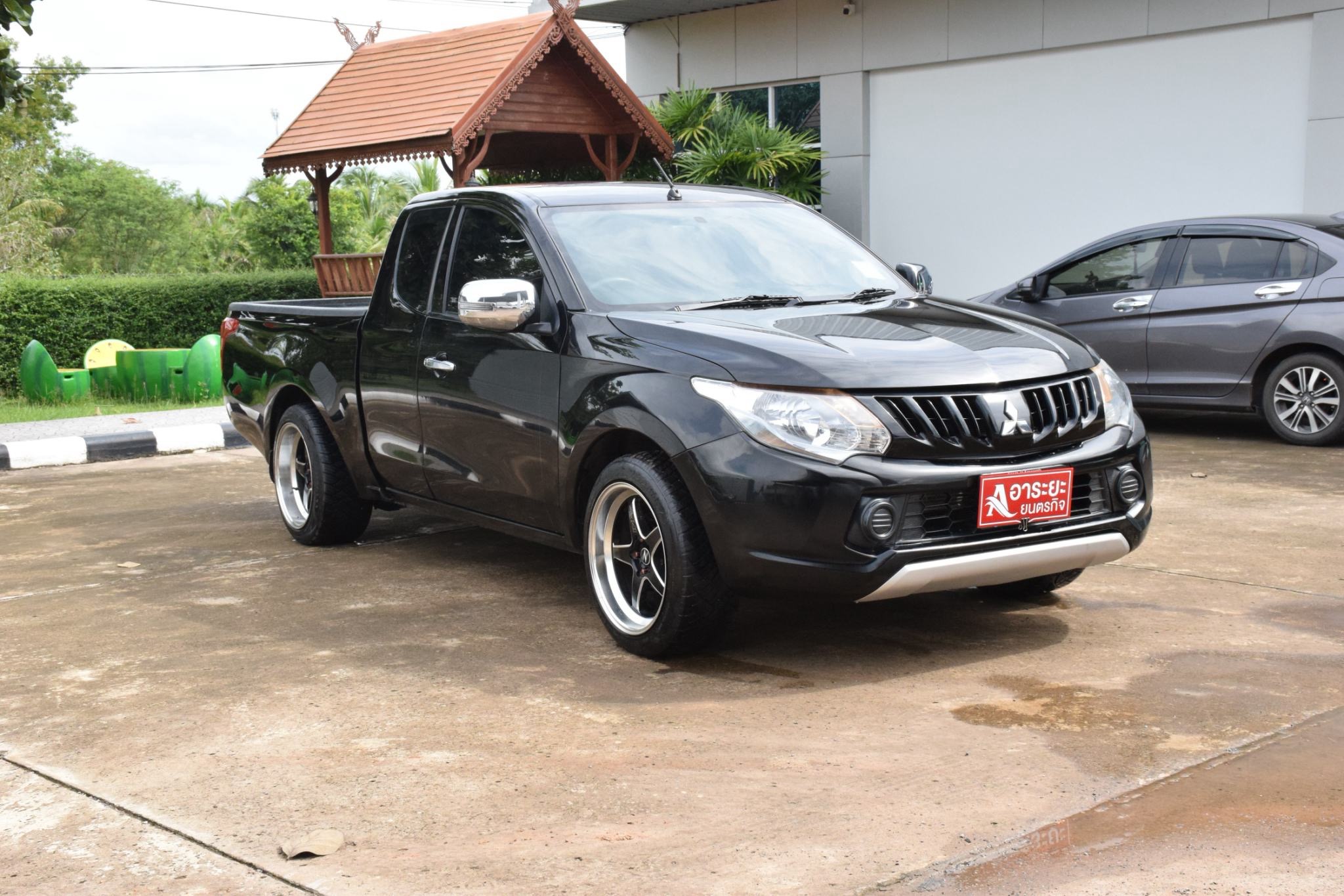Car image 7
