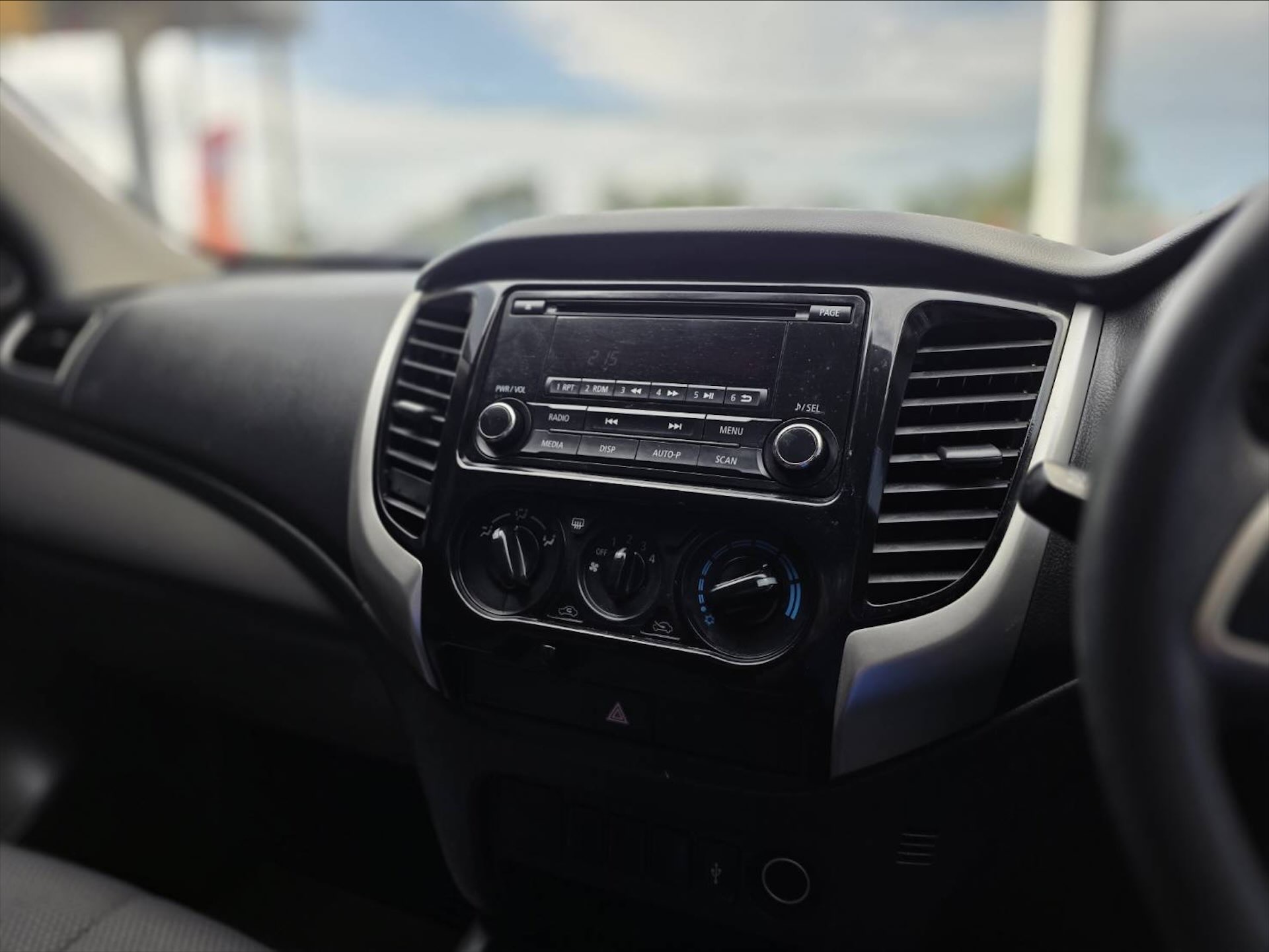 Car image 20