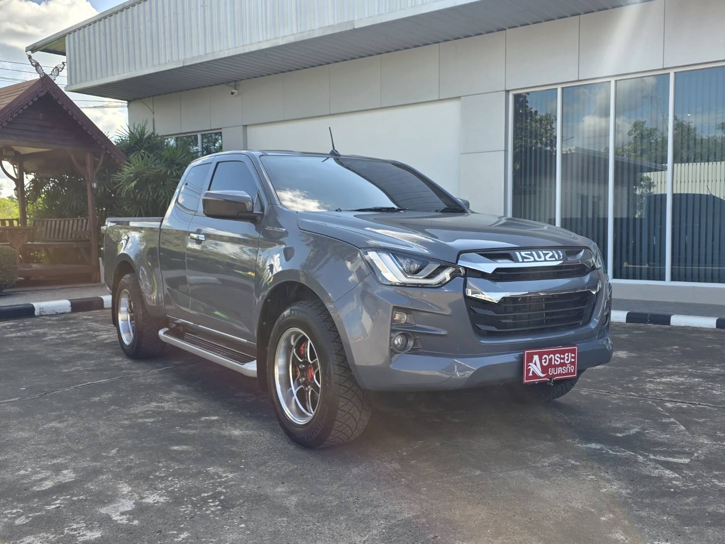 Car image 7
