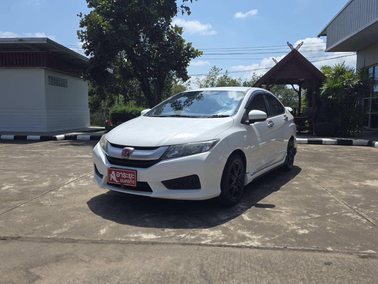 Car image 5