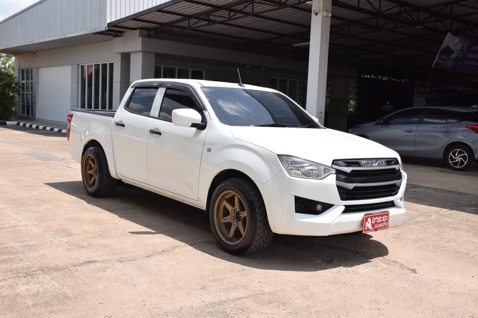 Car image 7