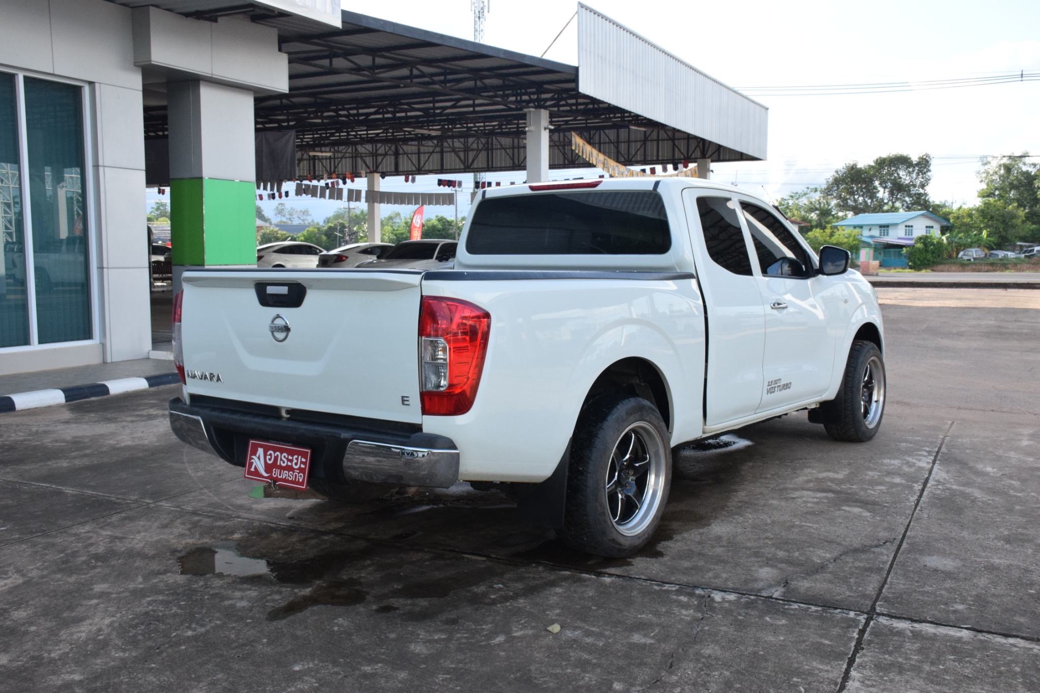 Car image 8