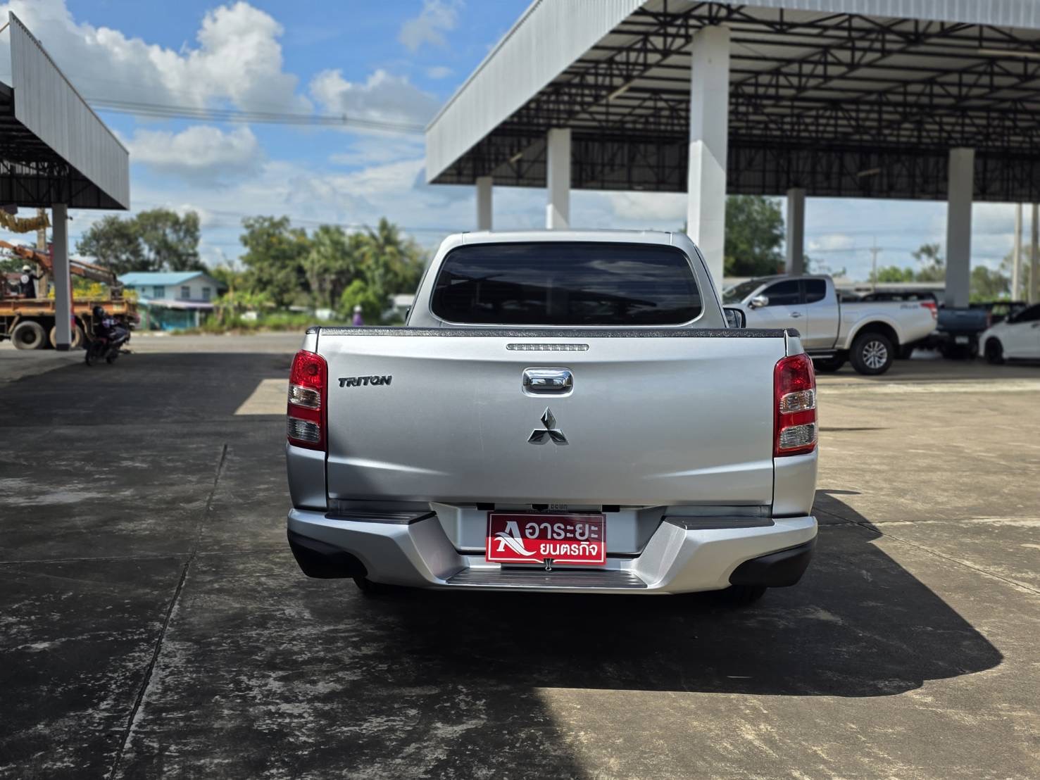 Car image 9