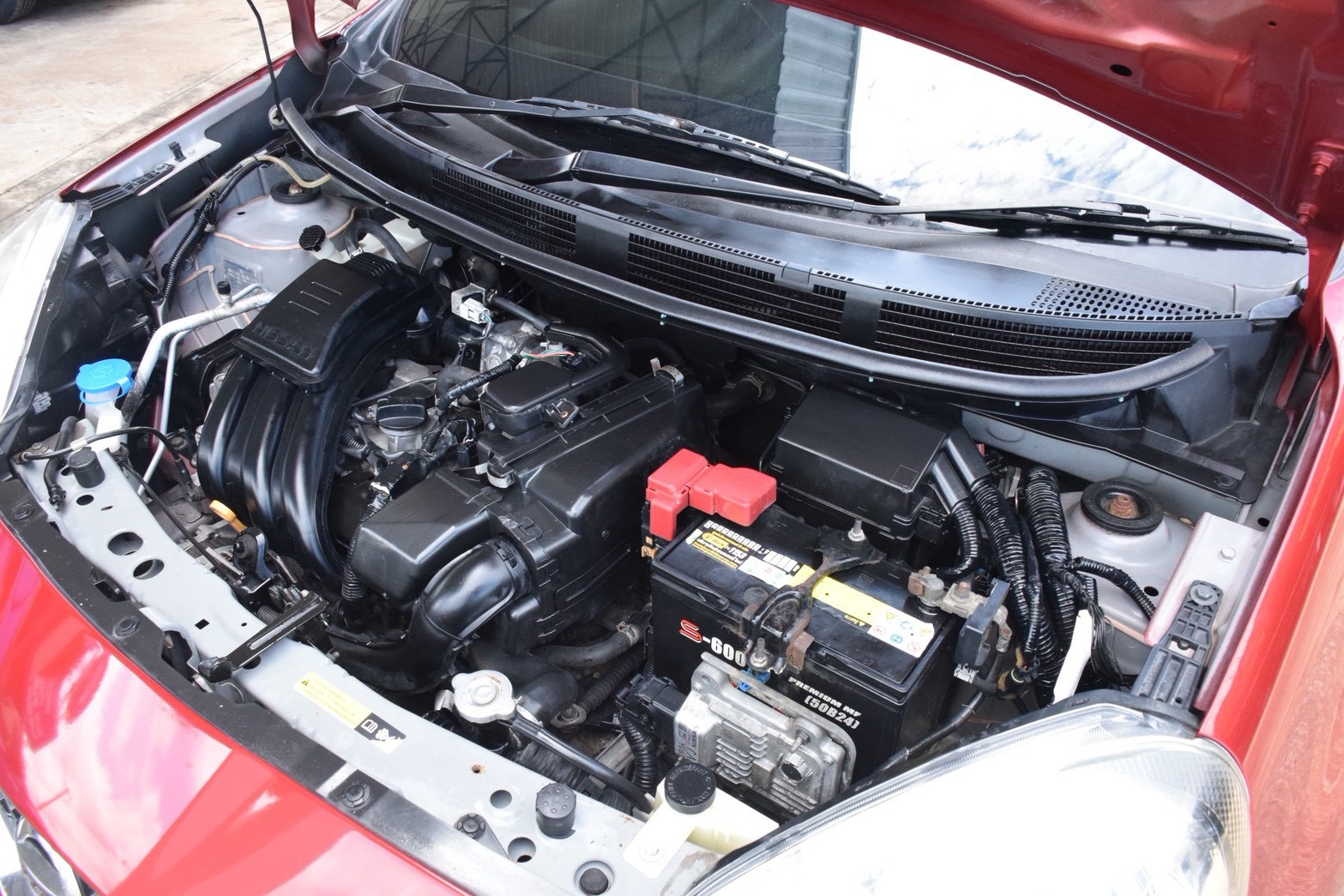Car image 4