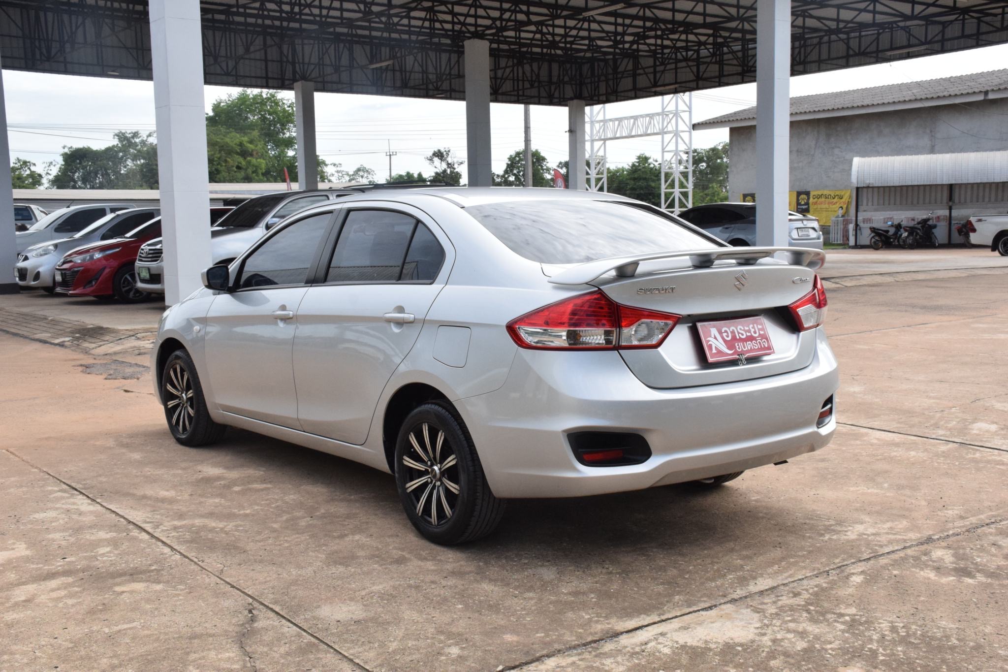 Car image 10
