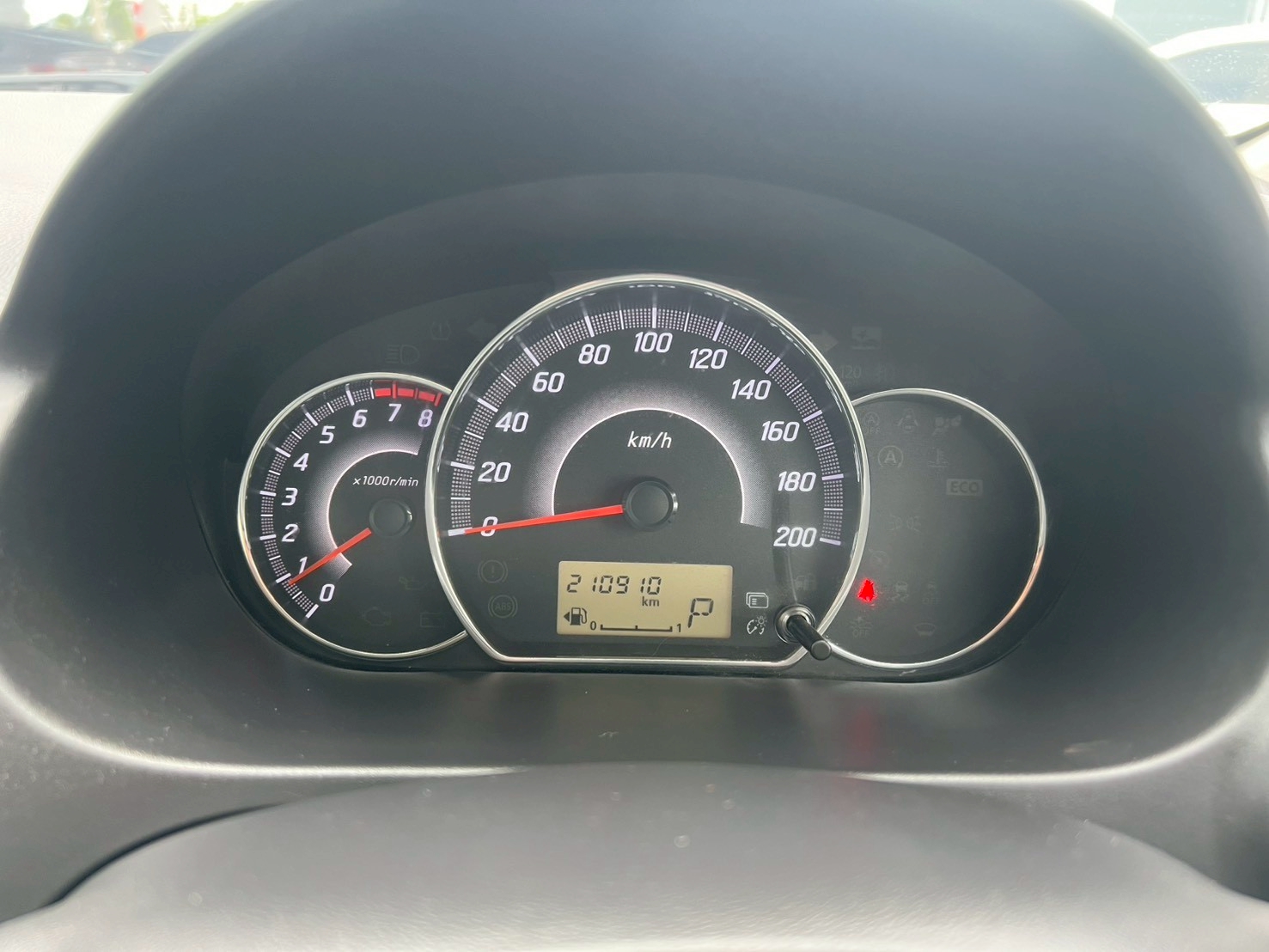 Car image 15