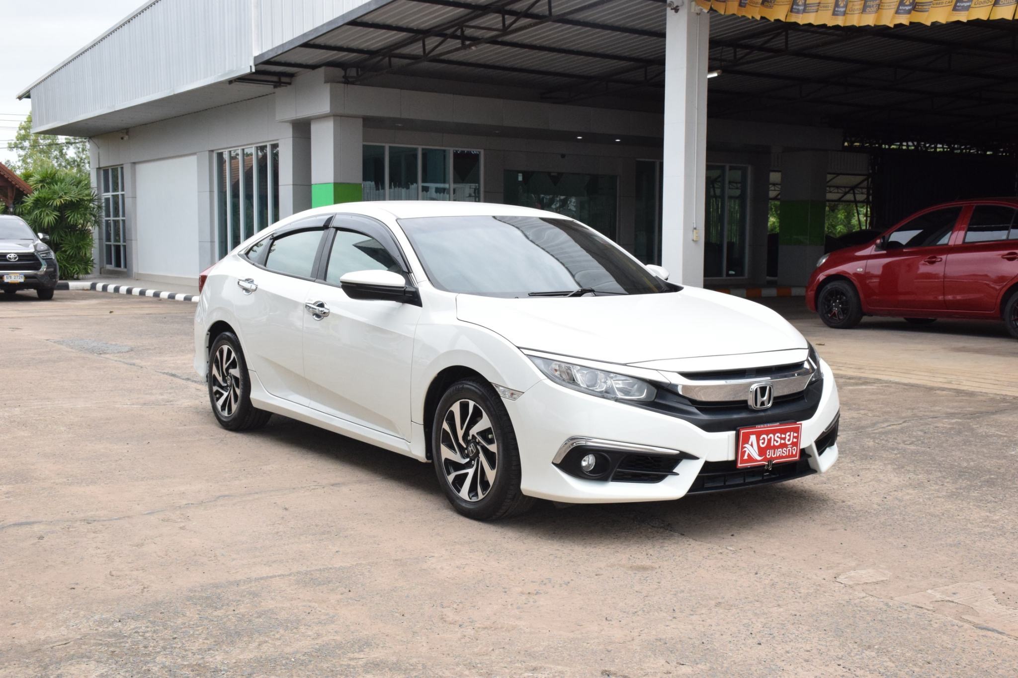 Car image 7
