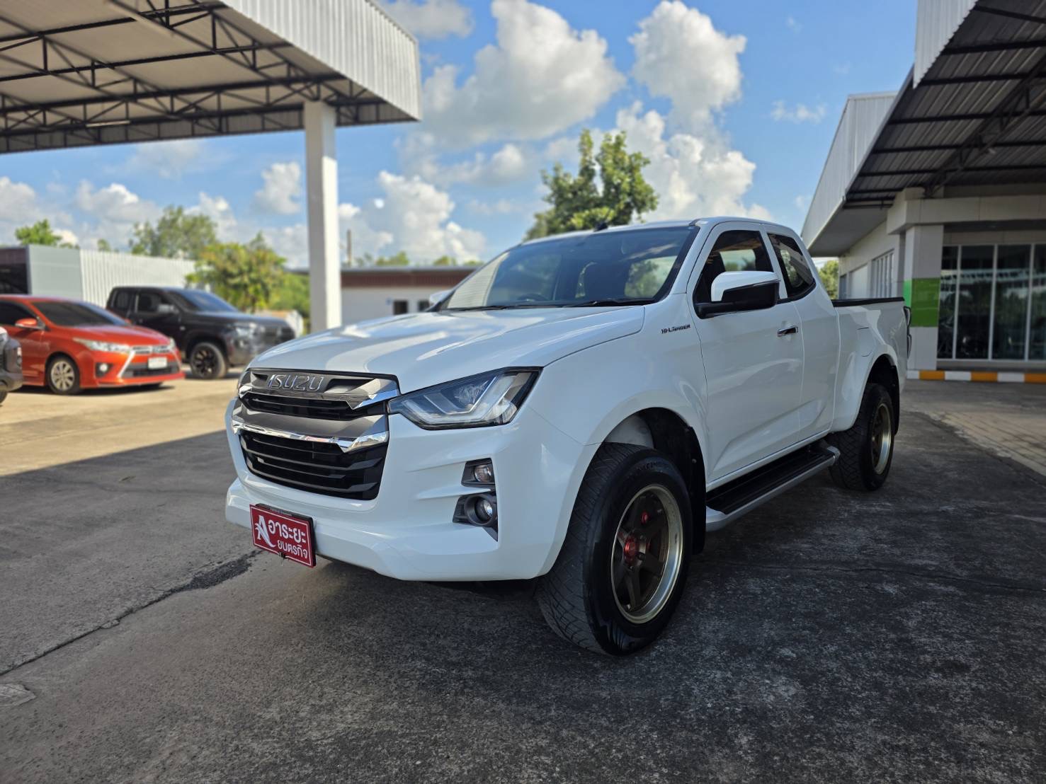 Car image 5
