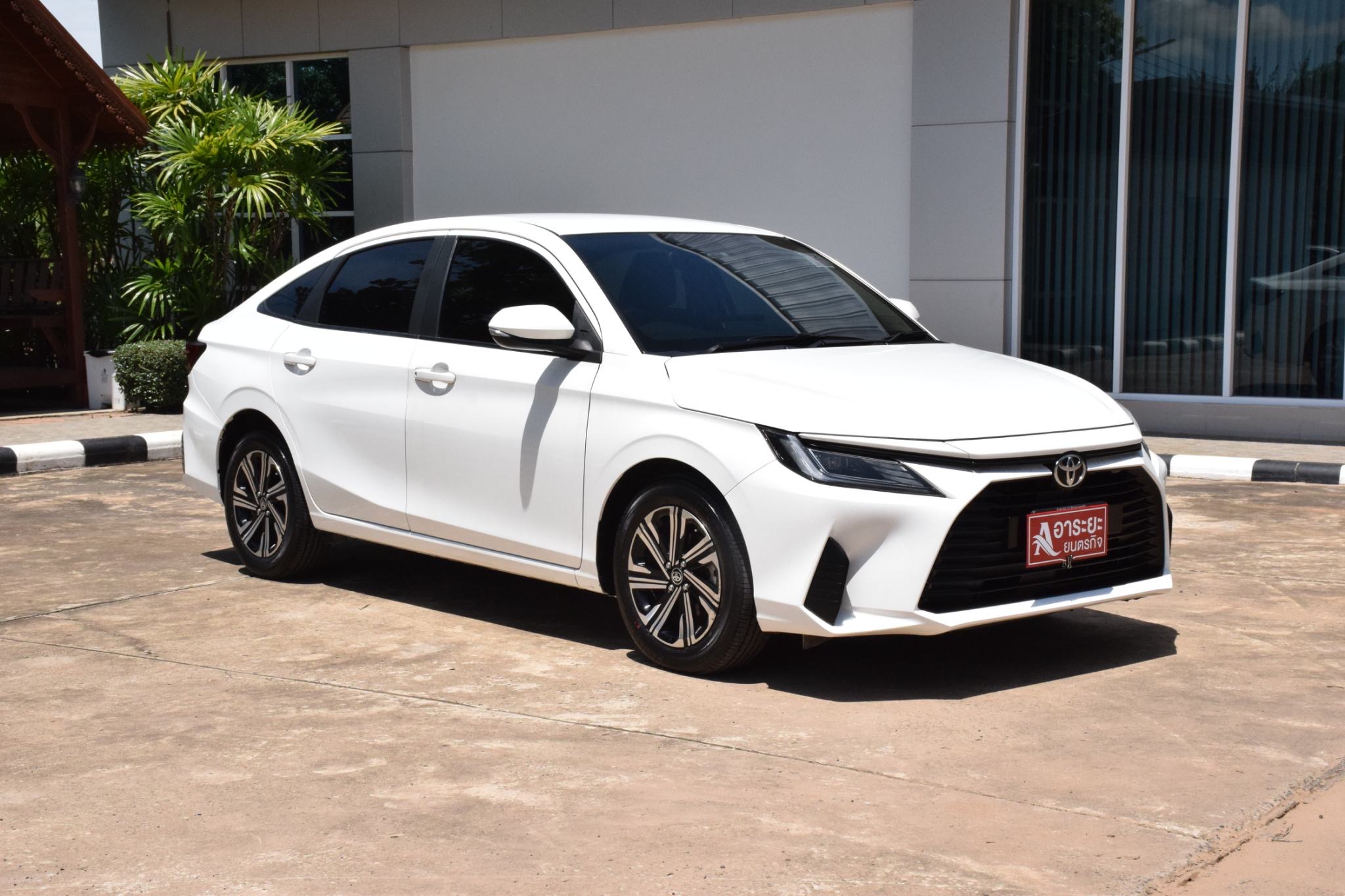 Car image 7