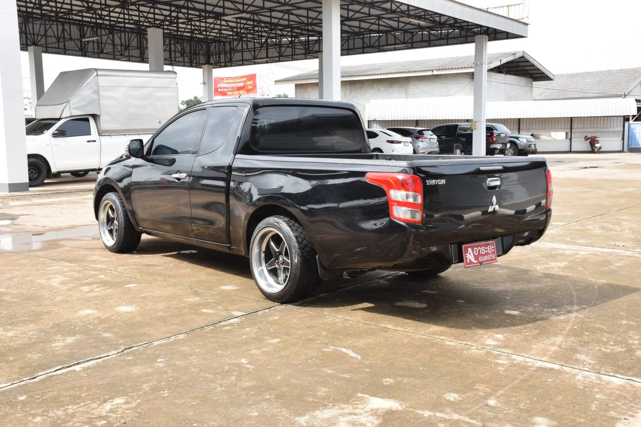Car image 10