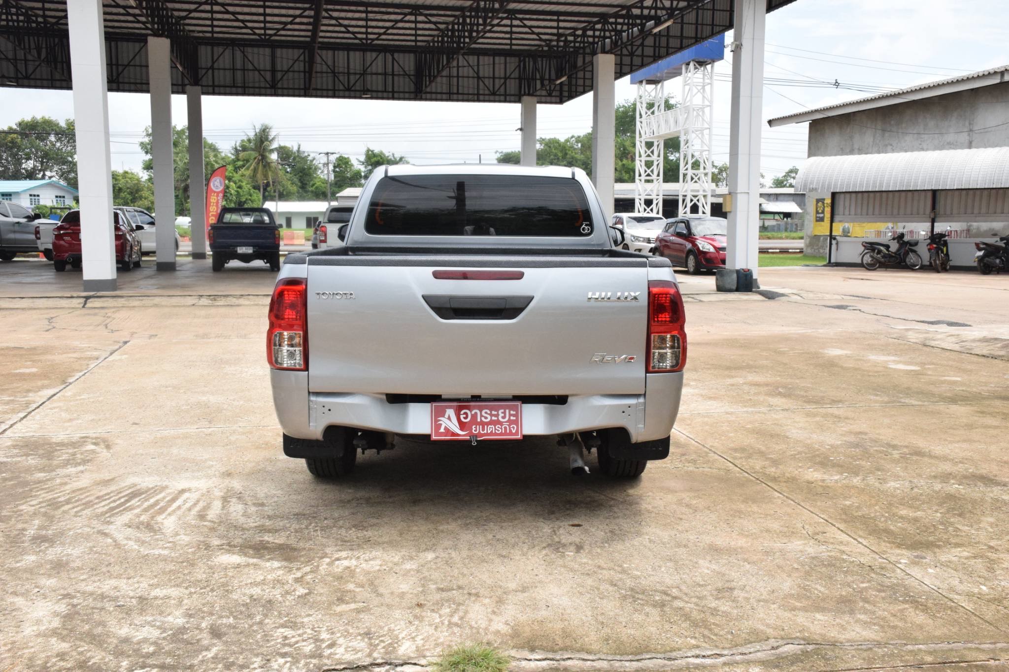 Car image 9