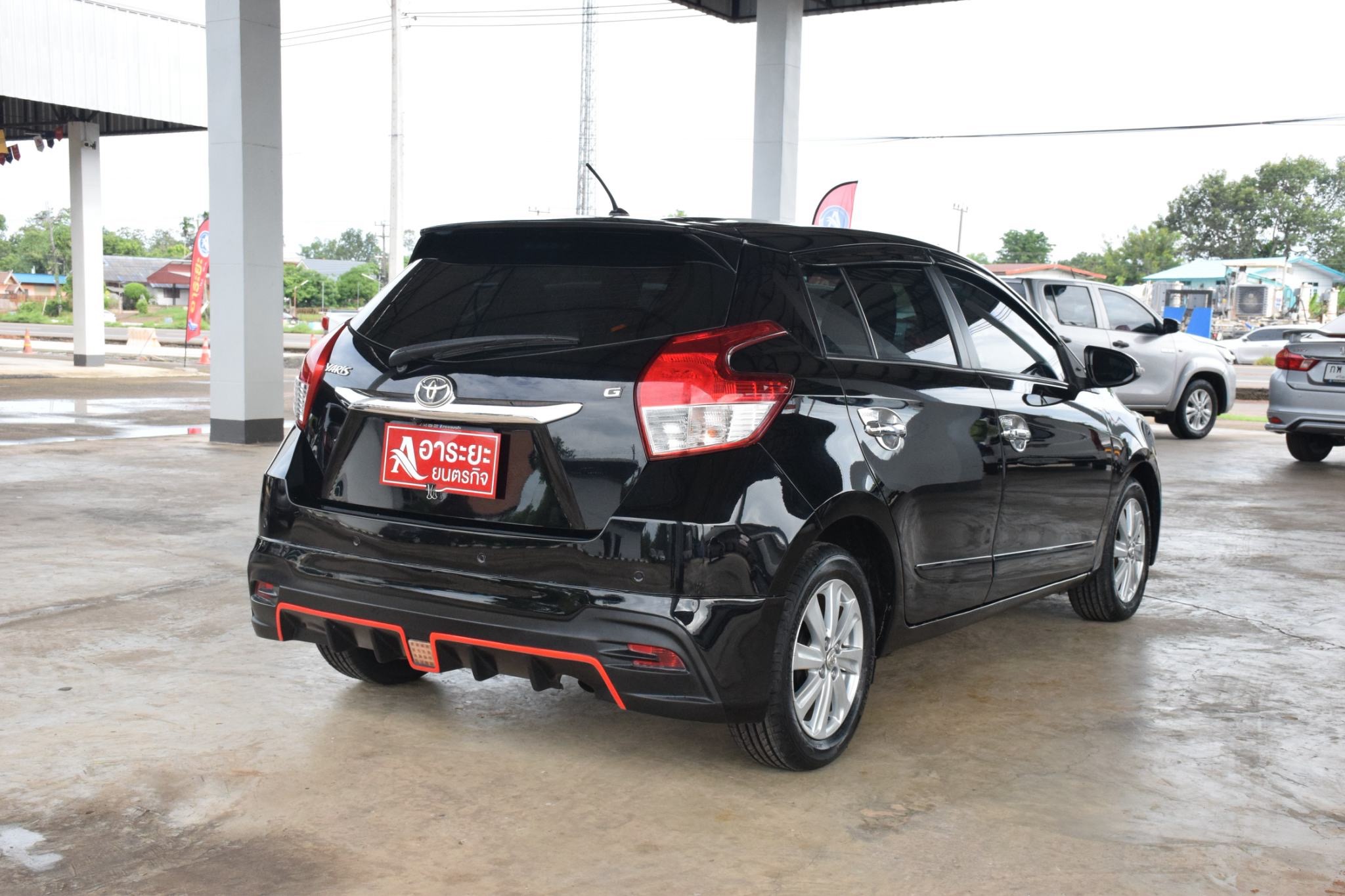 Car image 8