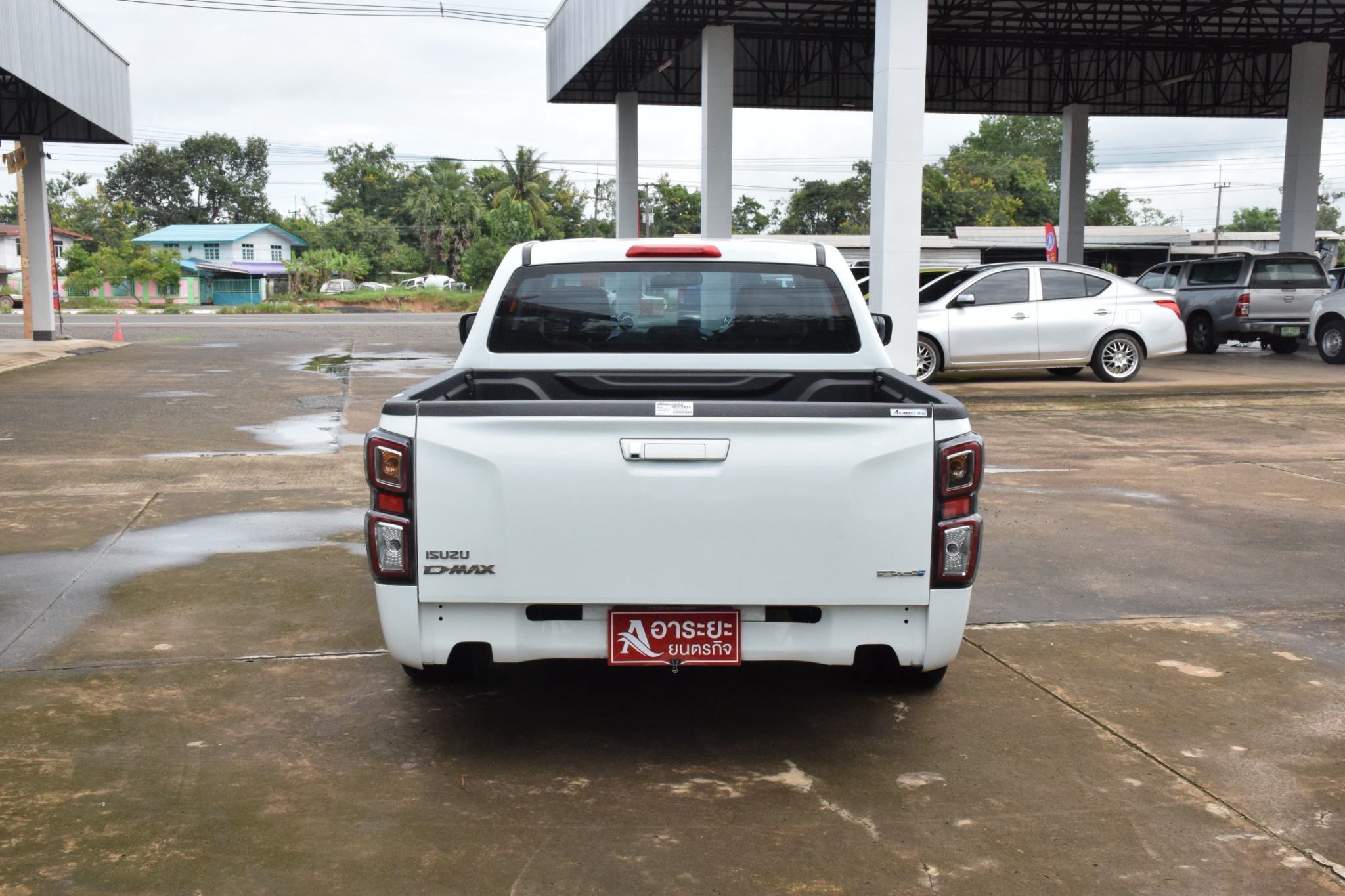 Car image 9