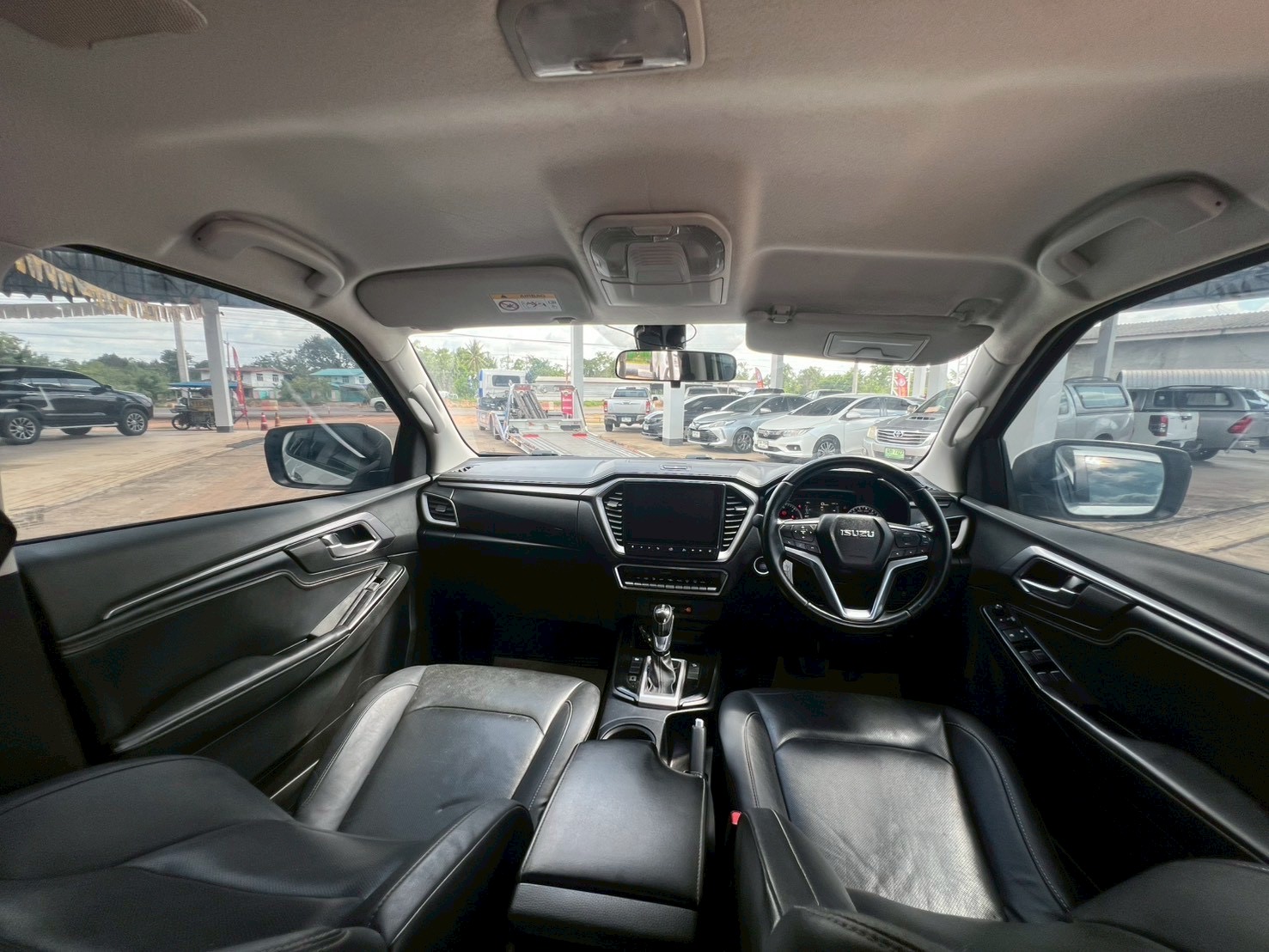Car image 21