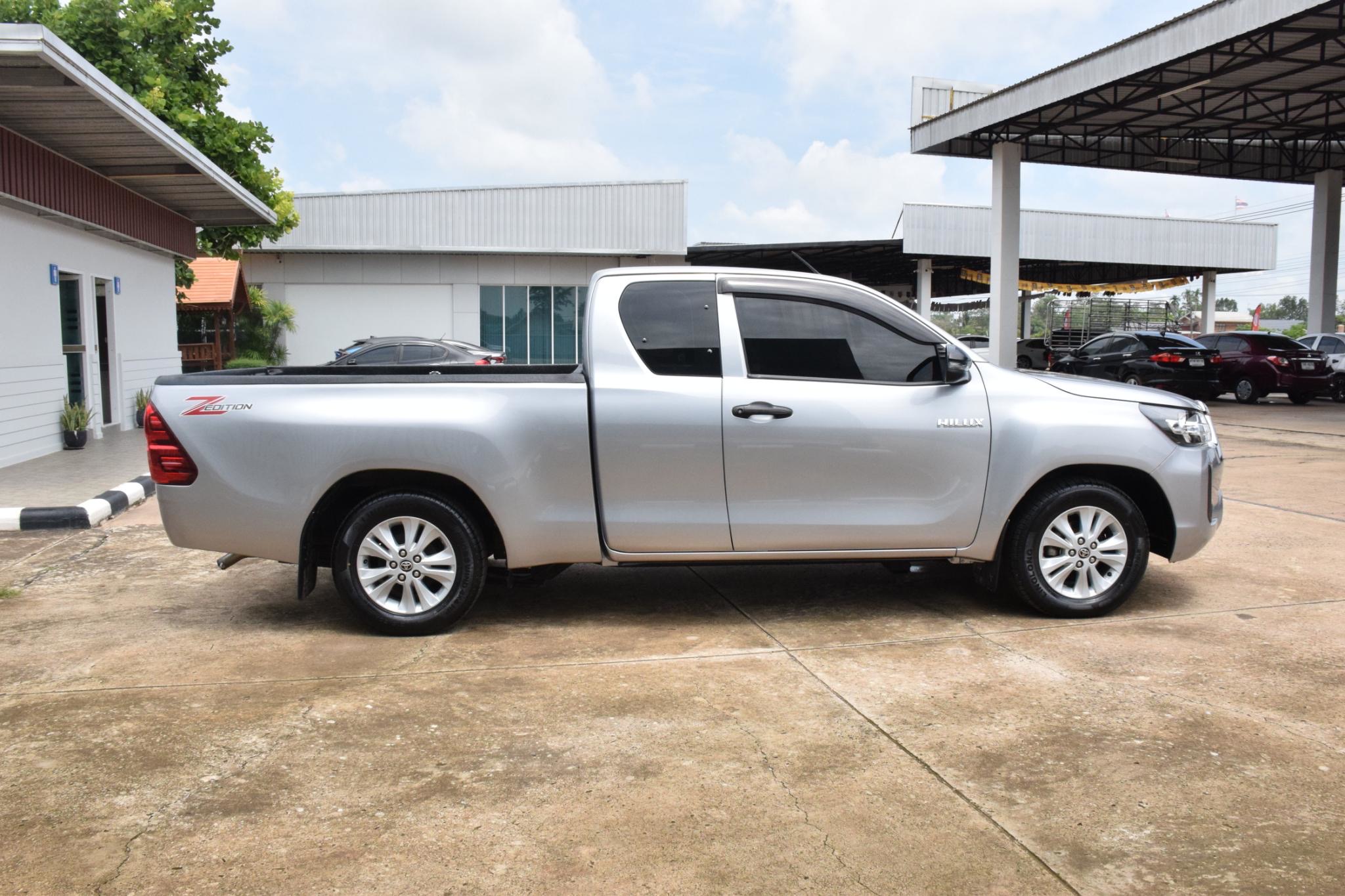 Car image 10