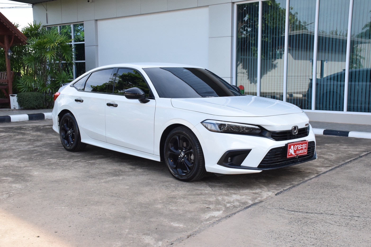 Car image 7