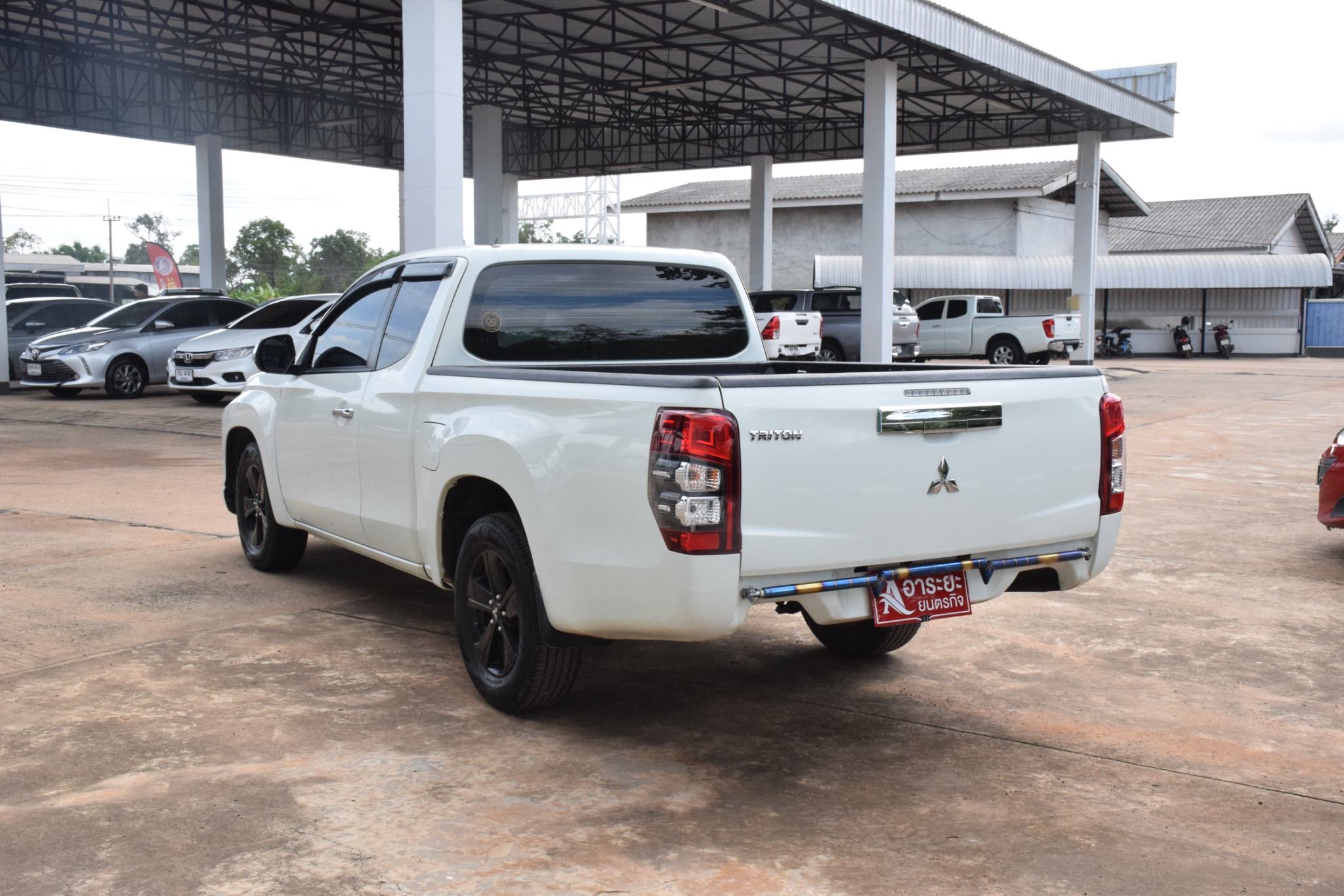 Car image 10