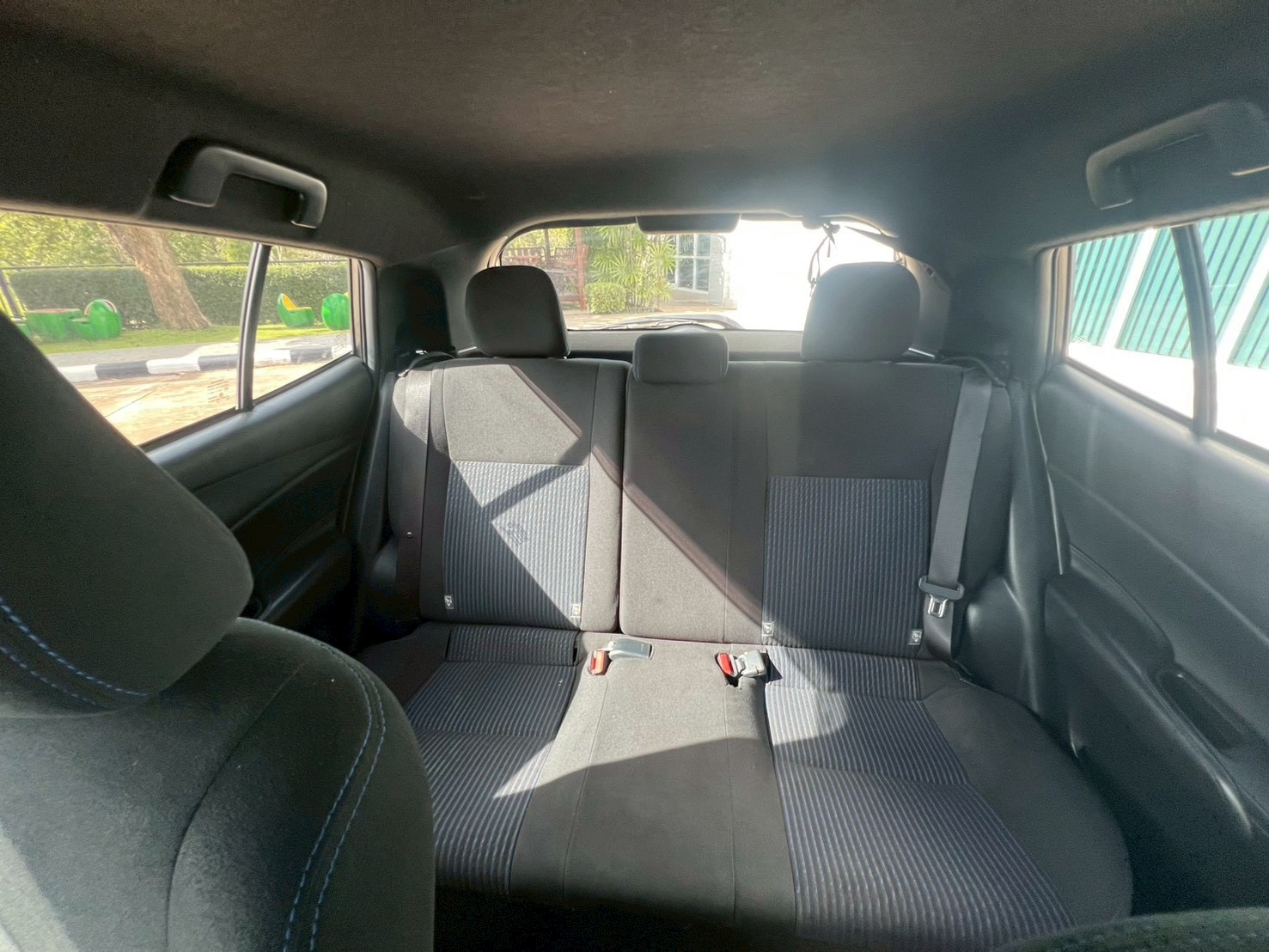 Car image 23