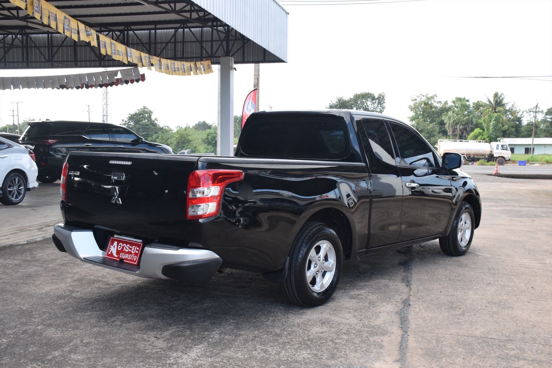 Car image 8