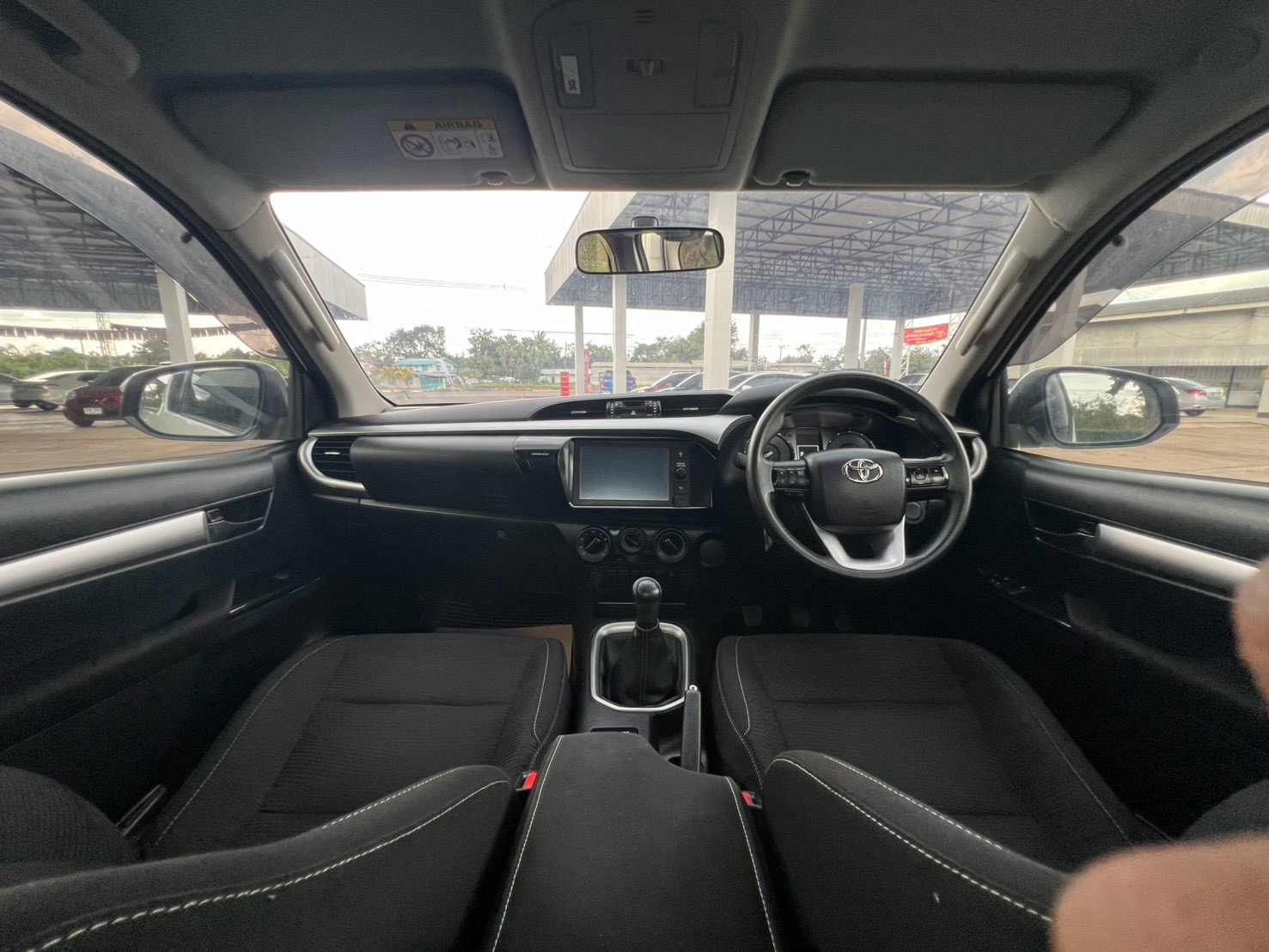 Car image 22