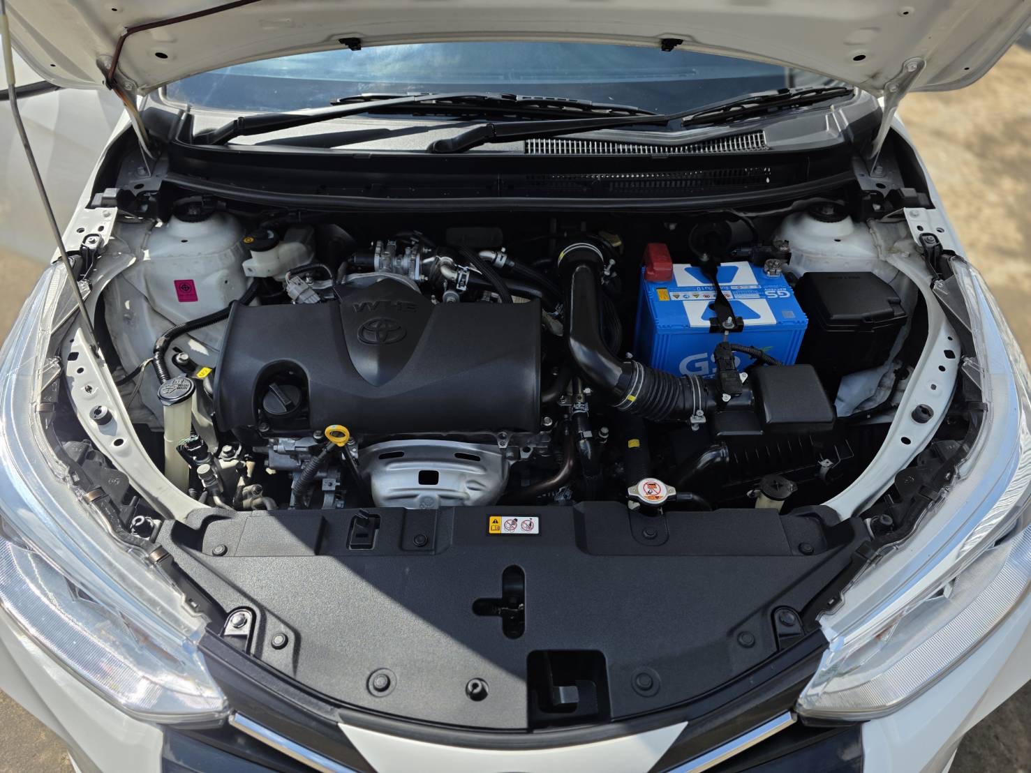 Car image 2