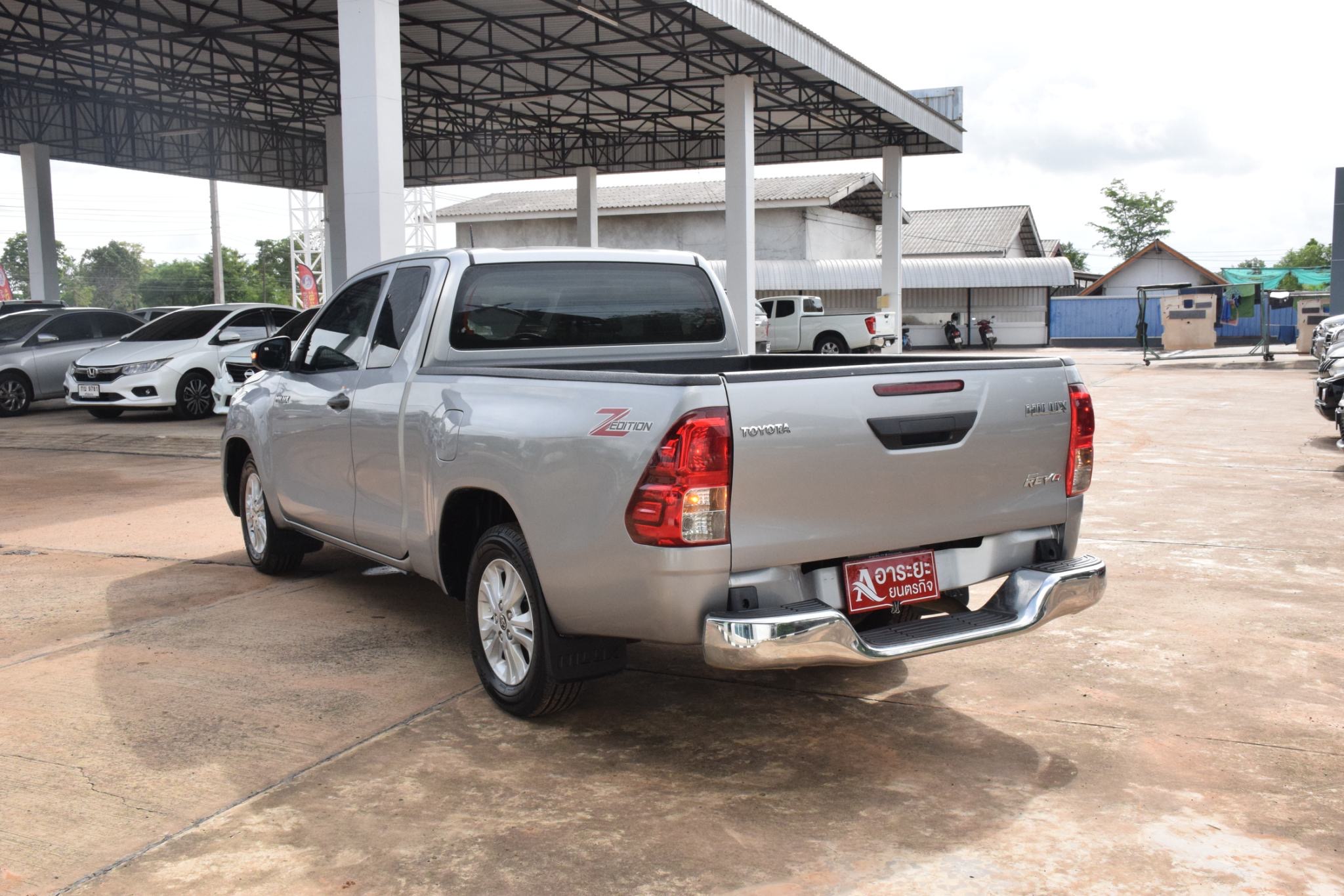 Car image 10