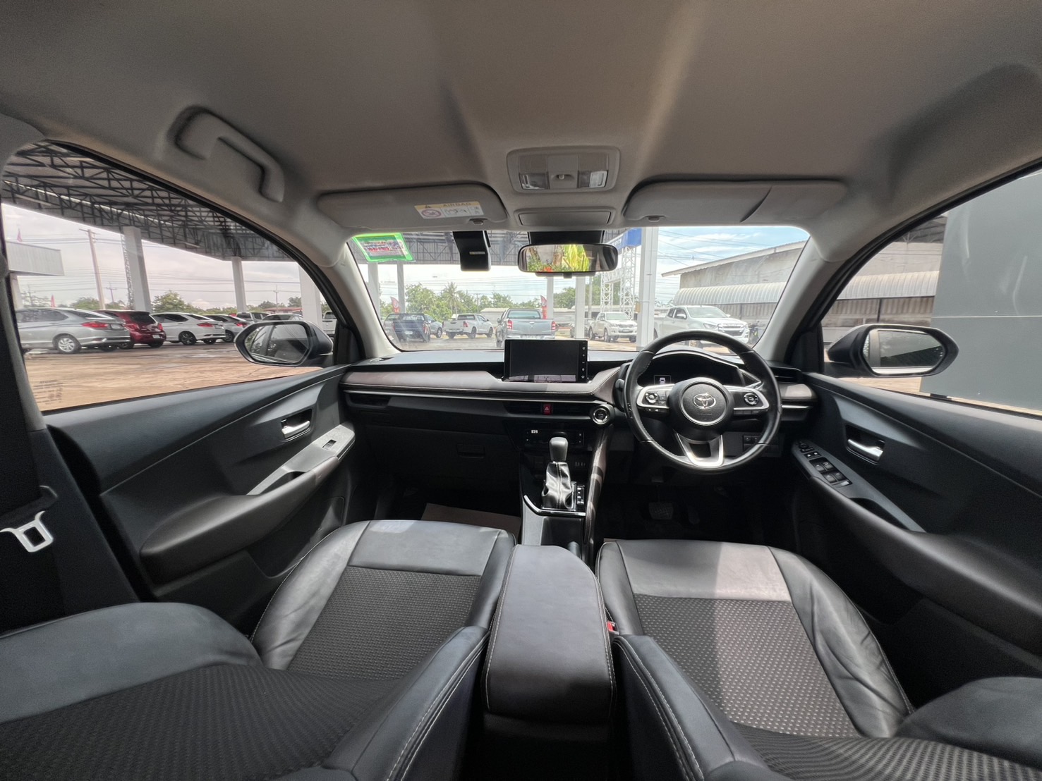 Car image 20