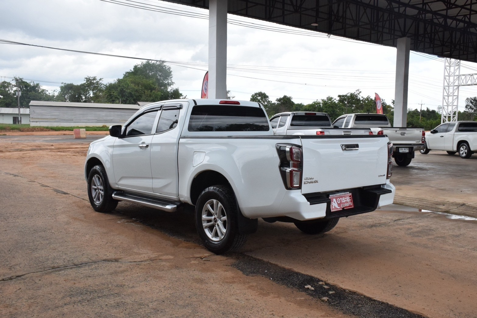 Car image 10