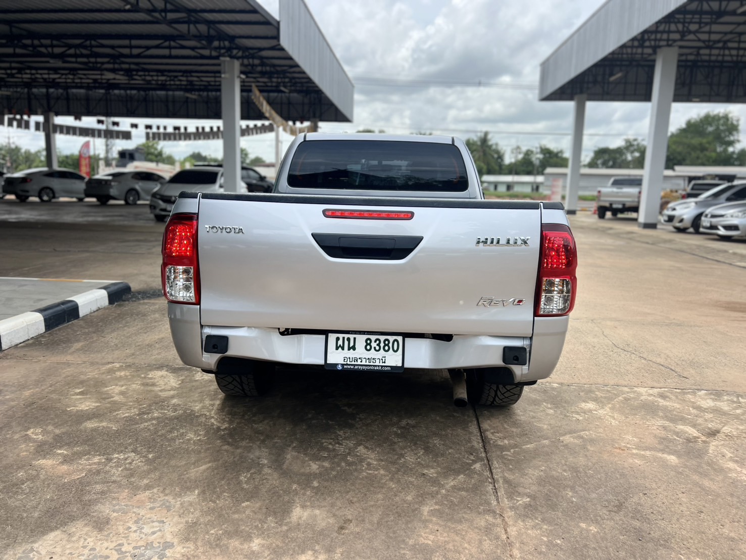 Car image 9