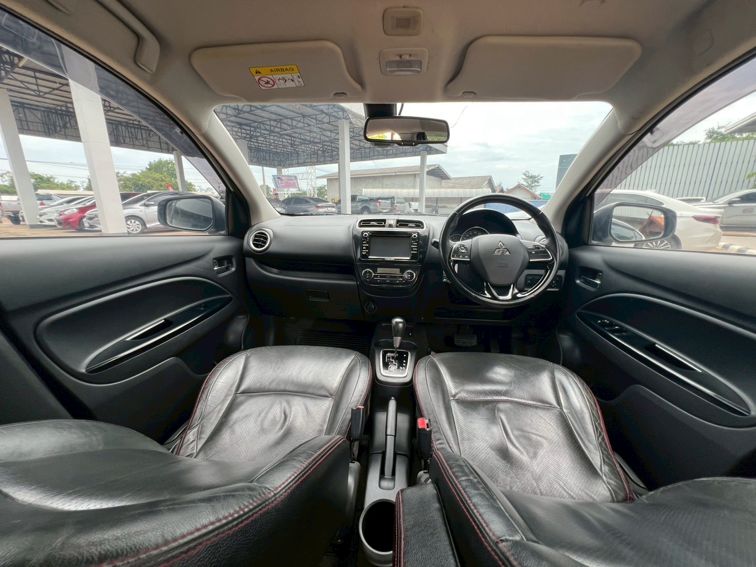 Car image 18