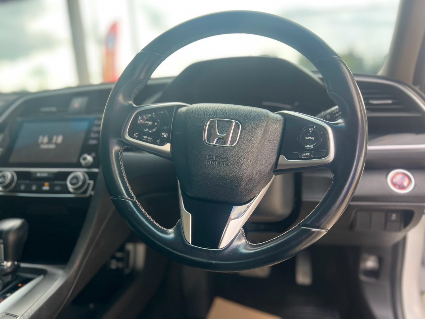 Car image 21