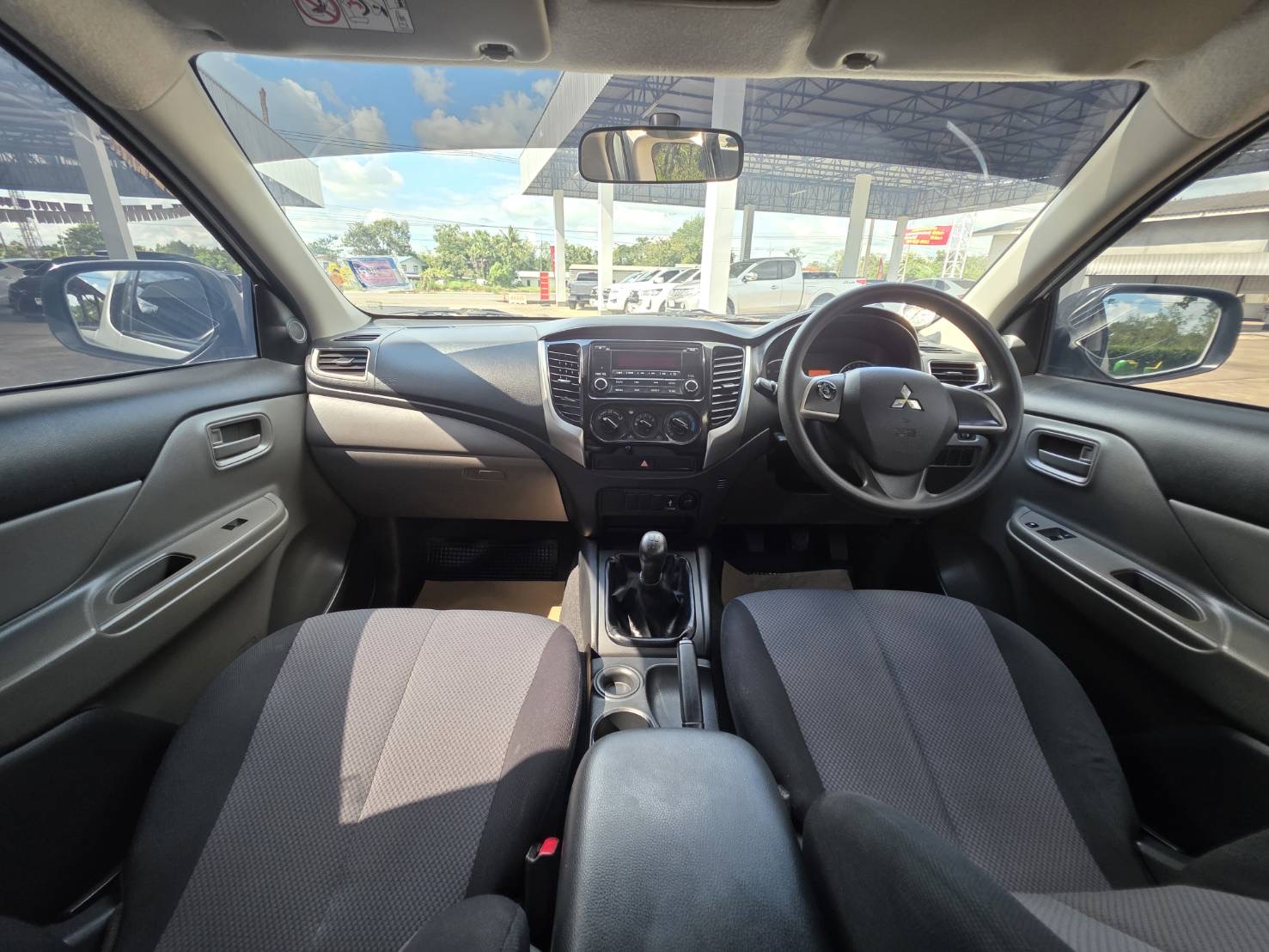 Car image 22