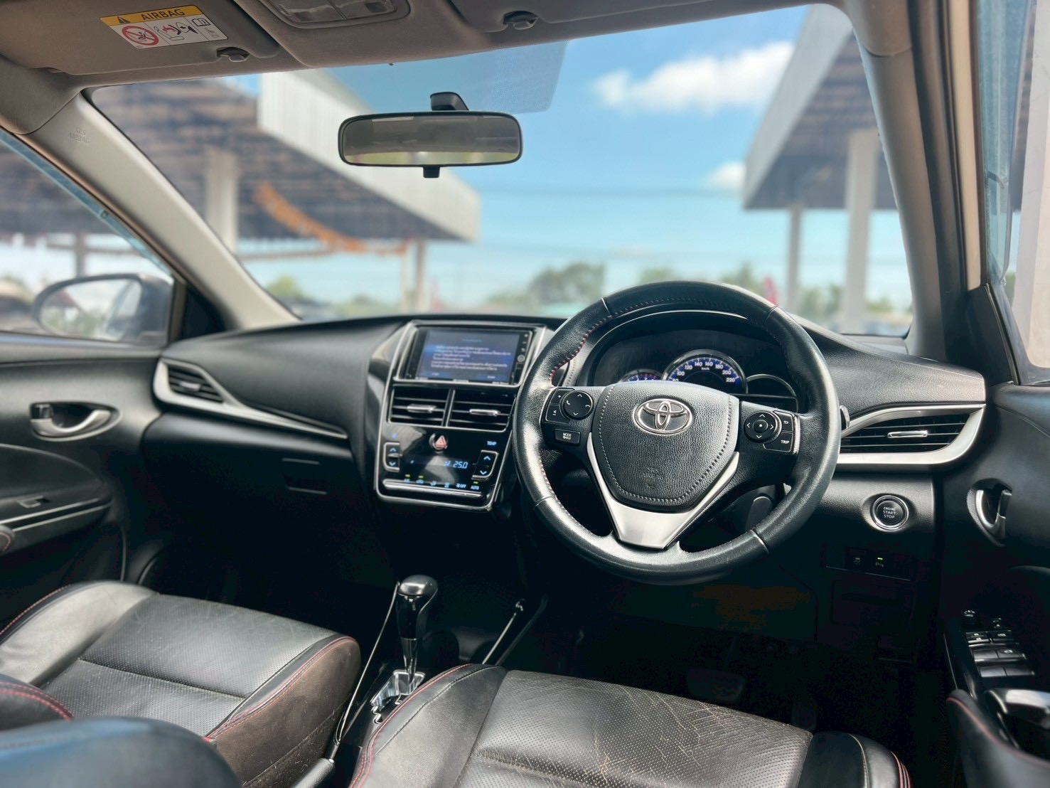 Car image 24