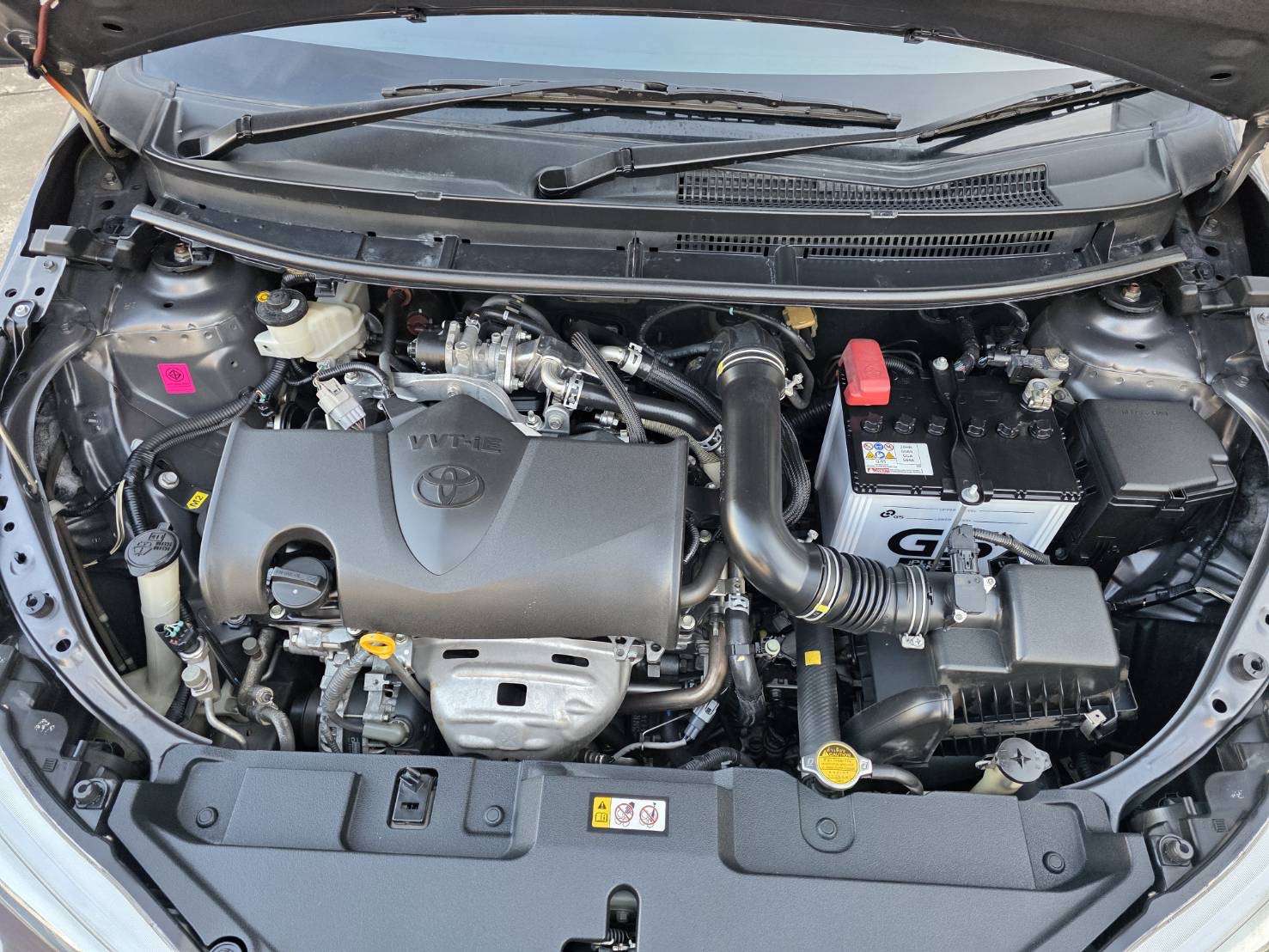 Car image 2