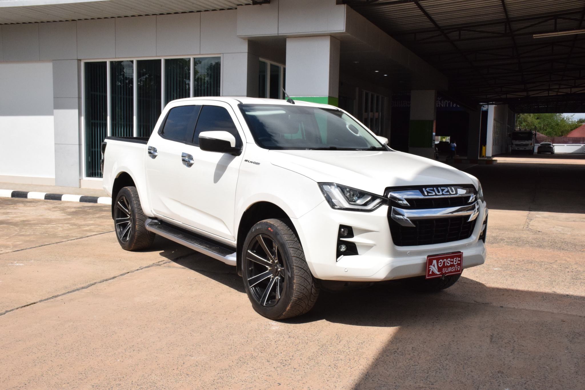 Car image 7
