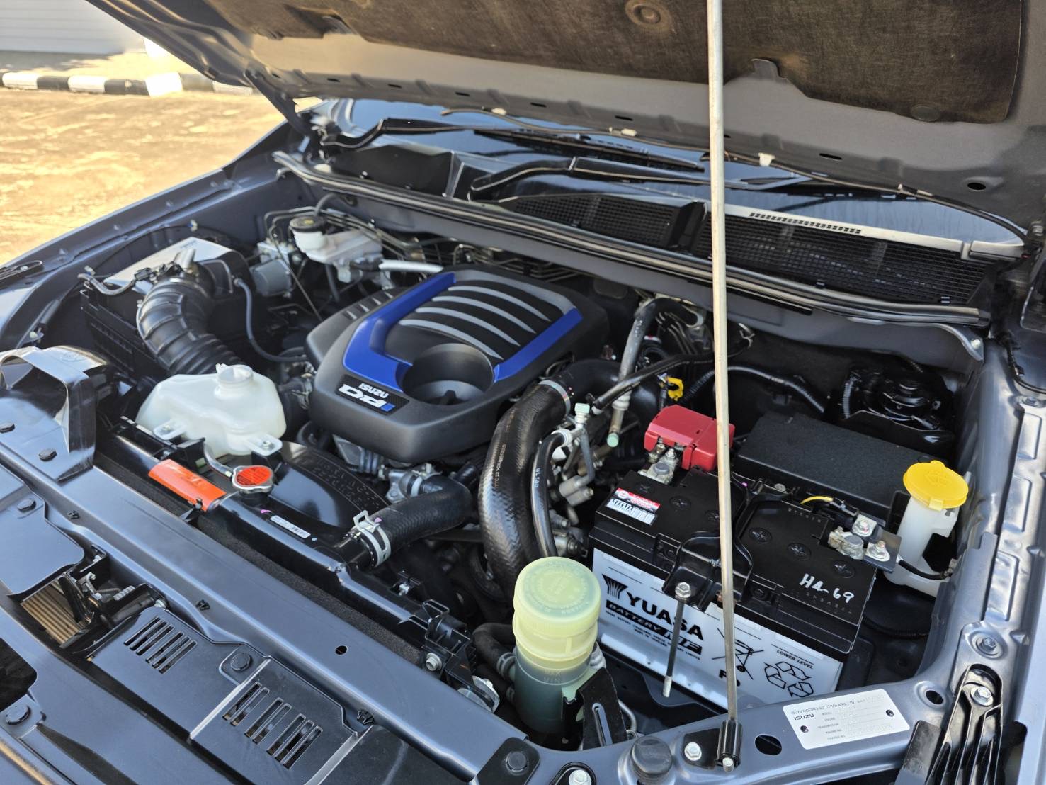 Car image 4